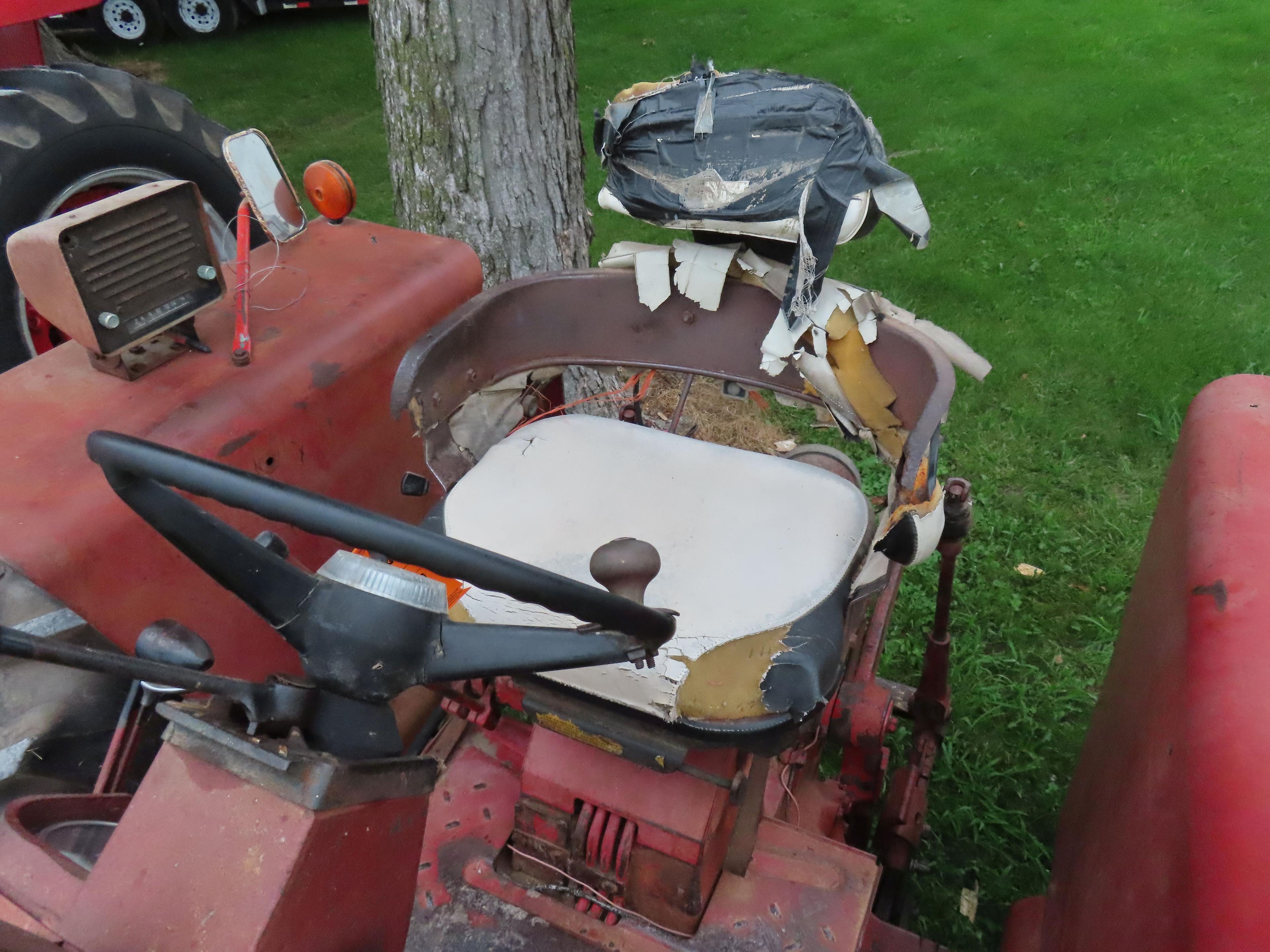 IH Farmall 706