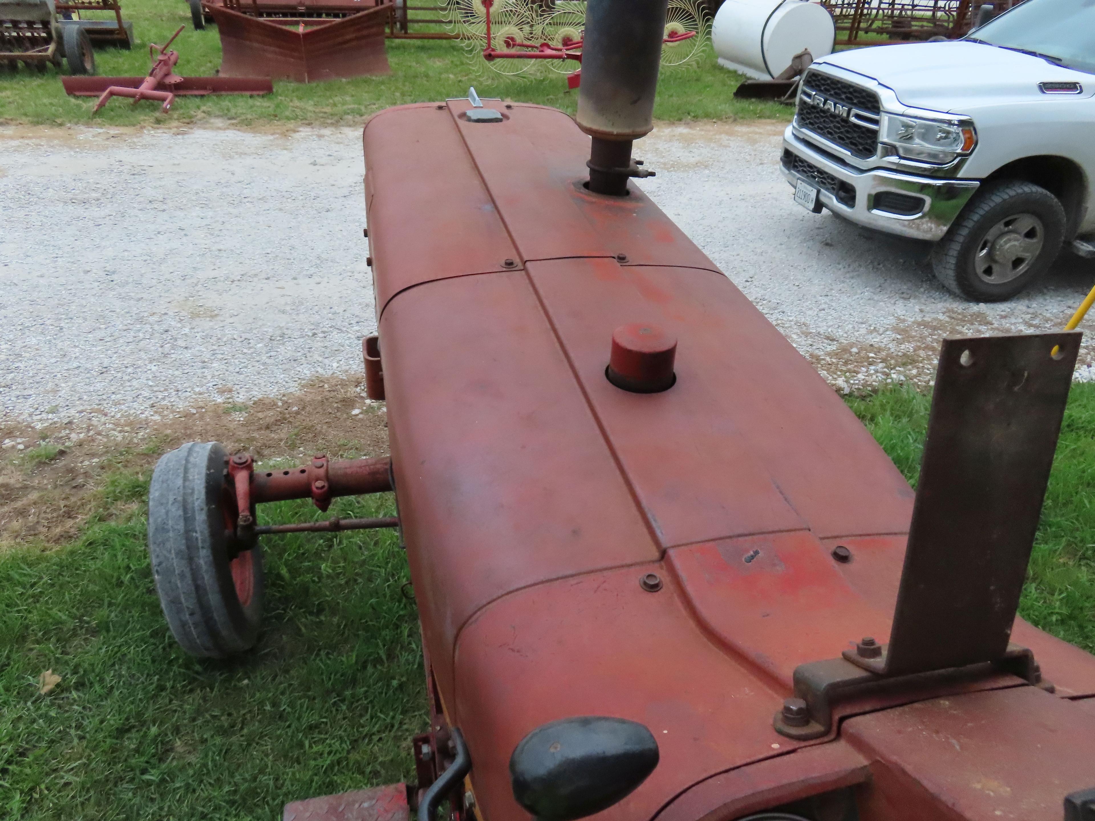 IH Farmall 706