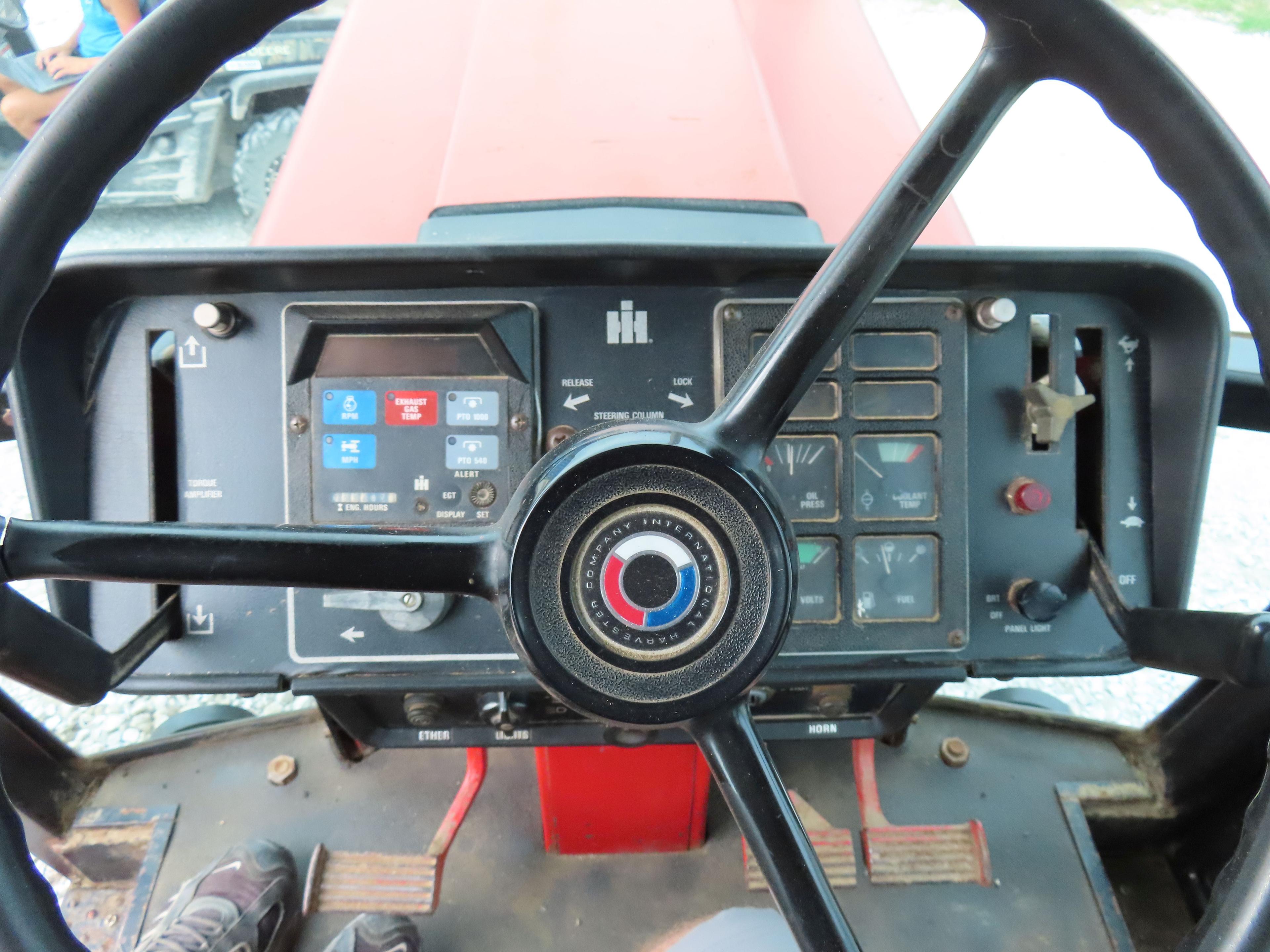 International 1486 Tractor