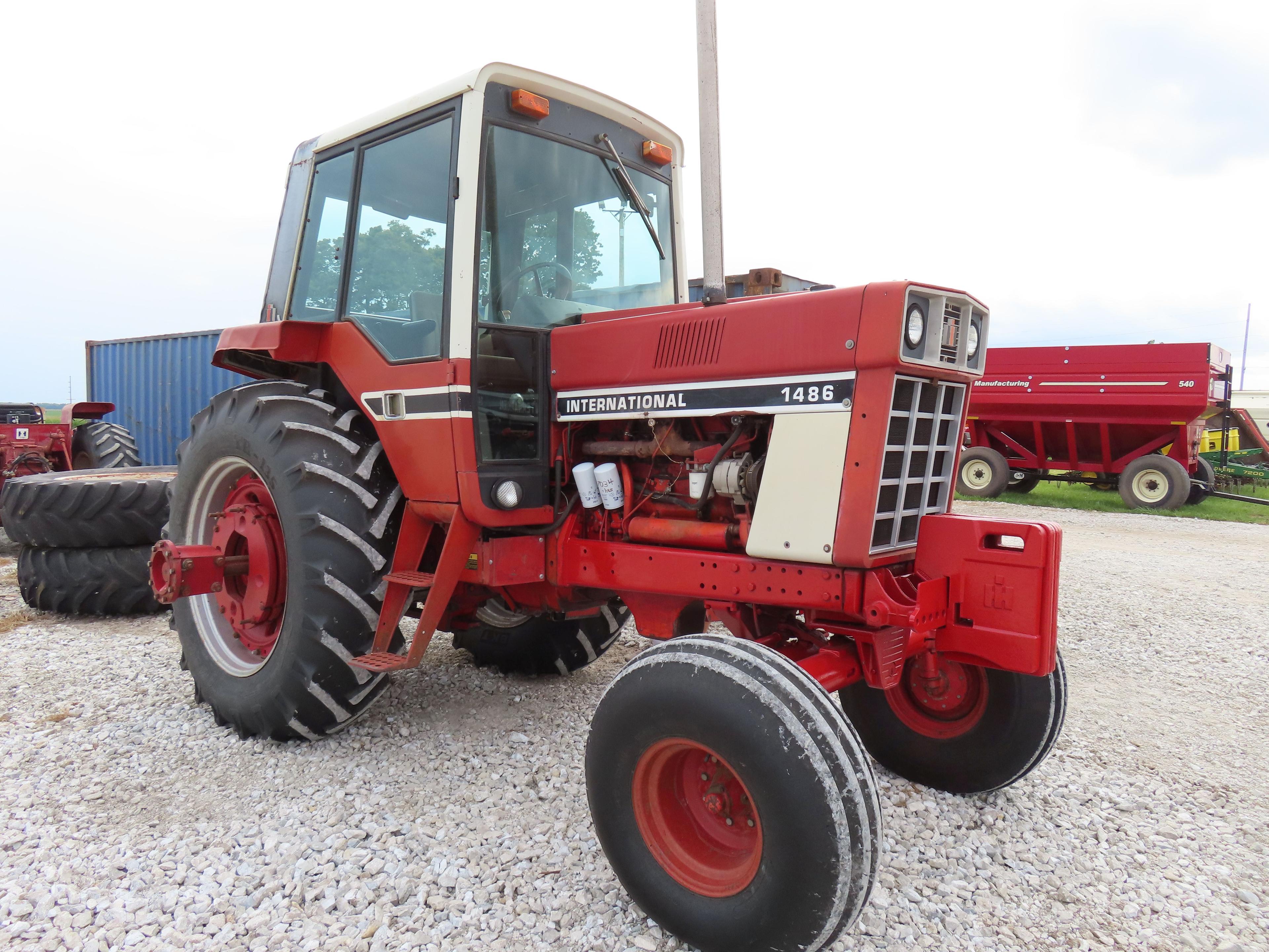International 1486 Tractor