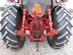 International 1486 Tractor