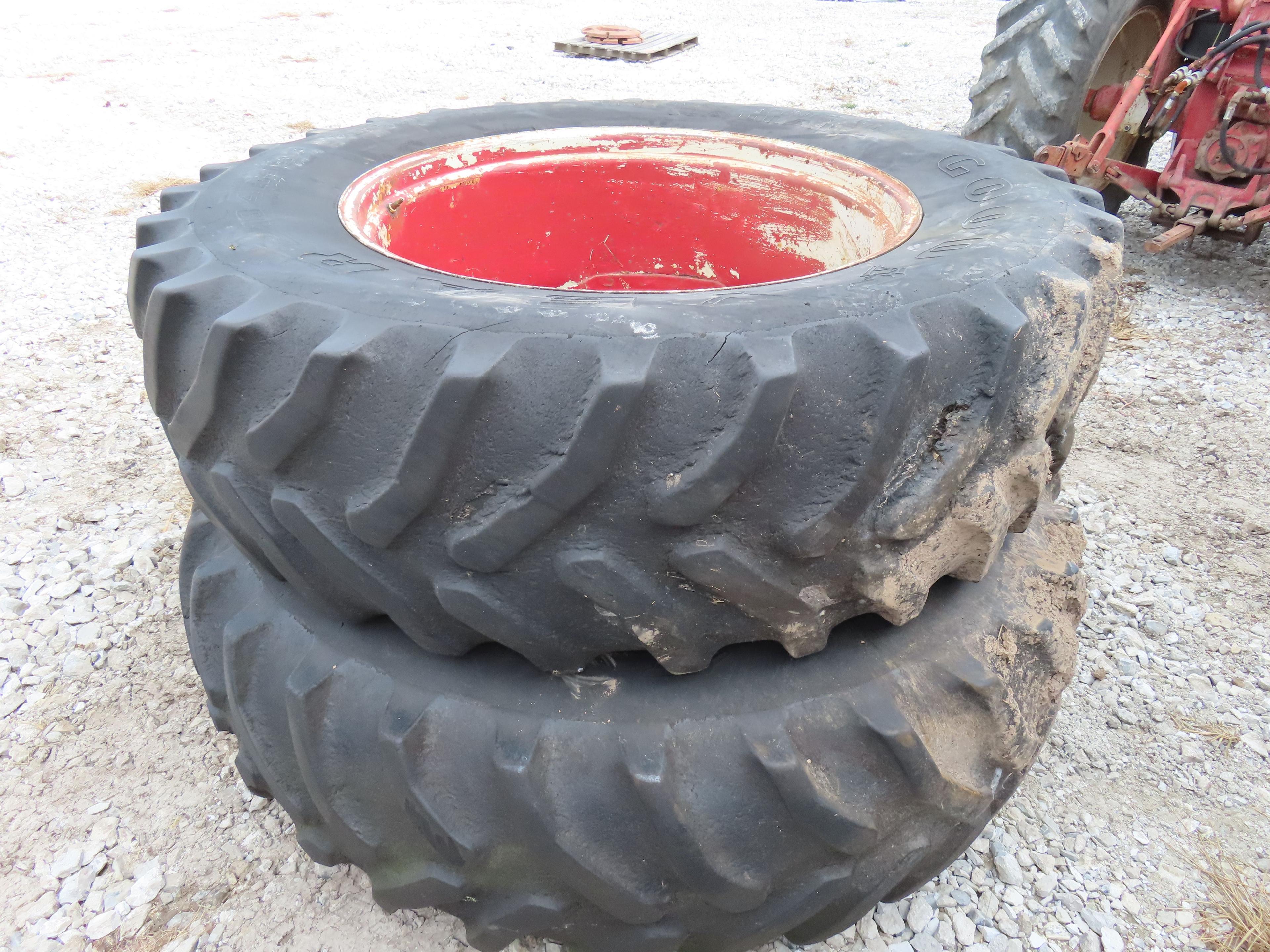 International 1486 Tractor