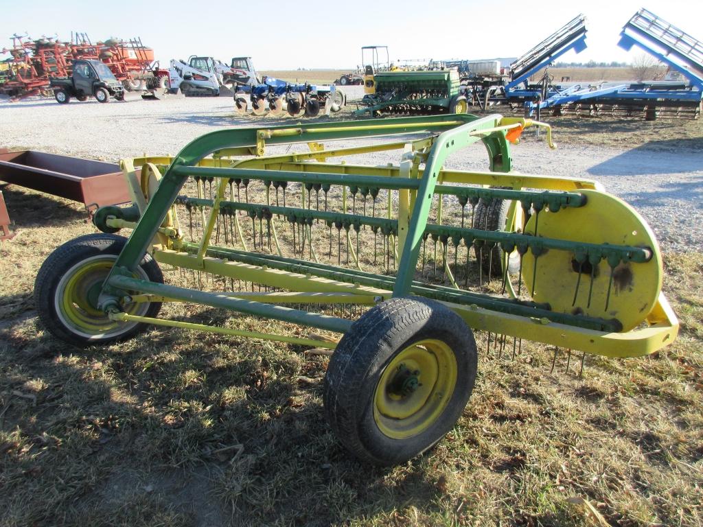John Deere 640 Hay Rake