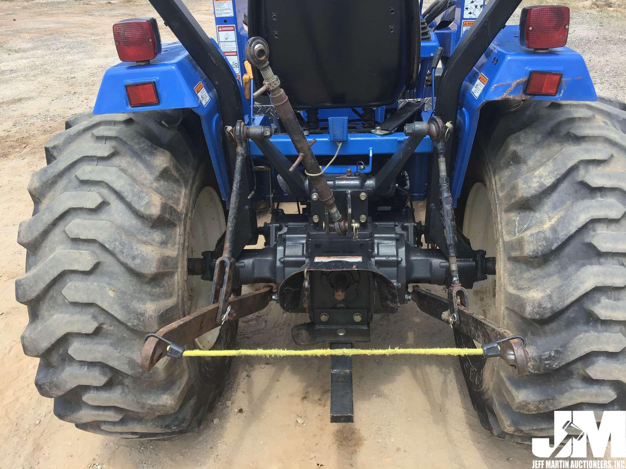 2009 NEW HOLLAND T1510 TRACTOR W/LOADER SN: Z9GNGH1169