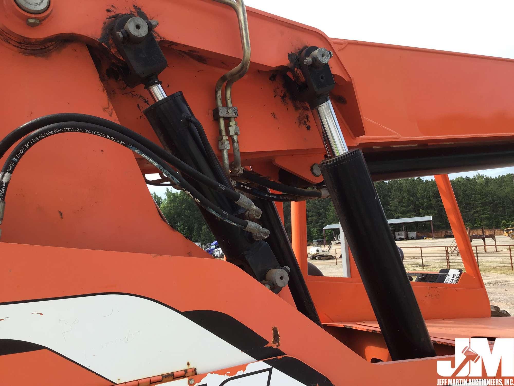 2013 JLG SKYTRAK 6036 TELESCOPIC FORKLIFT SN: 0160050877