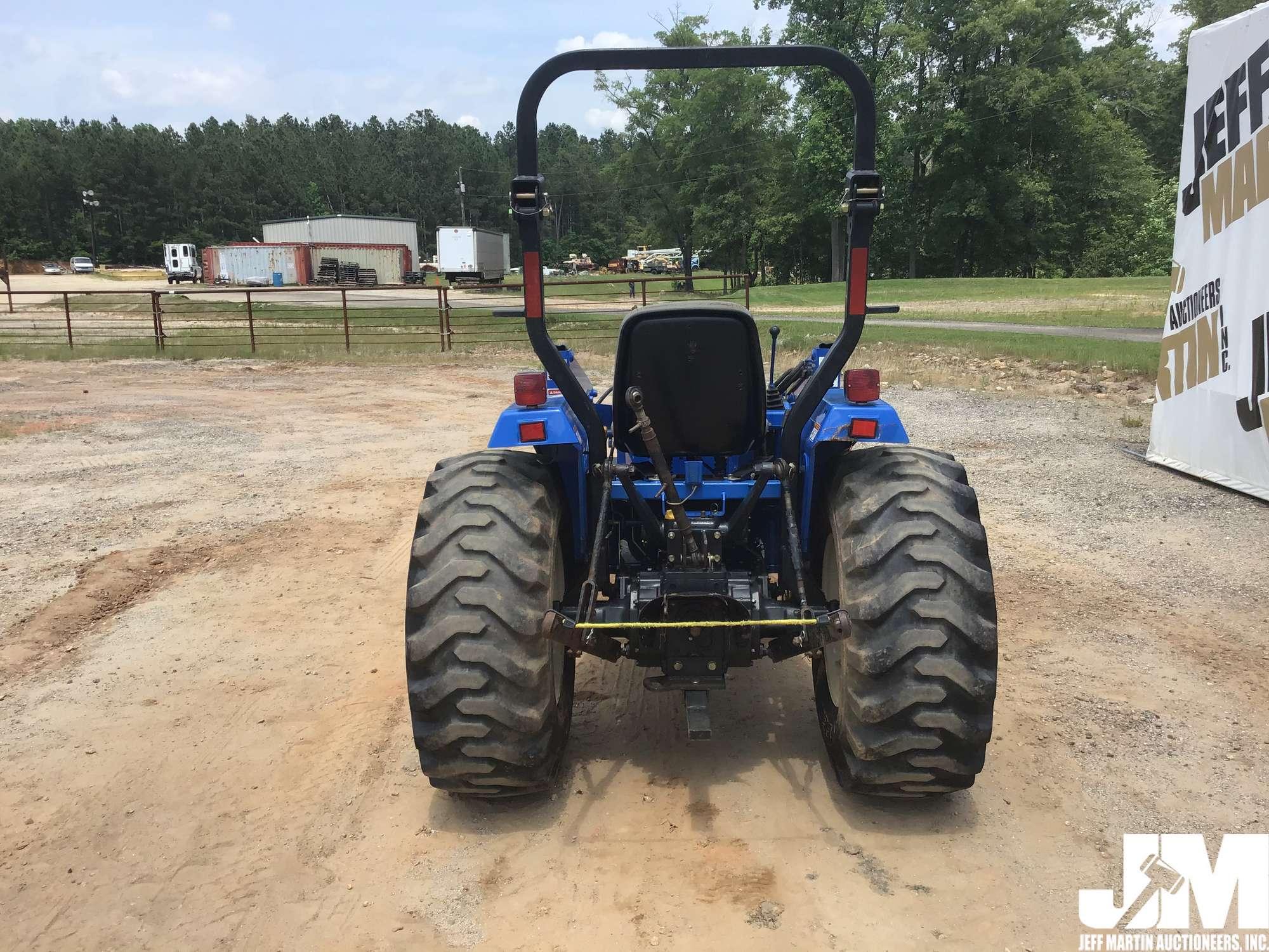 2009 NEW HOLLAND T1510 TRACTOR W/LOADER SN: Z9GNGH1169