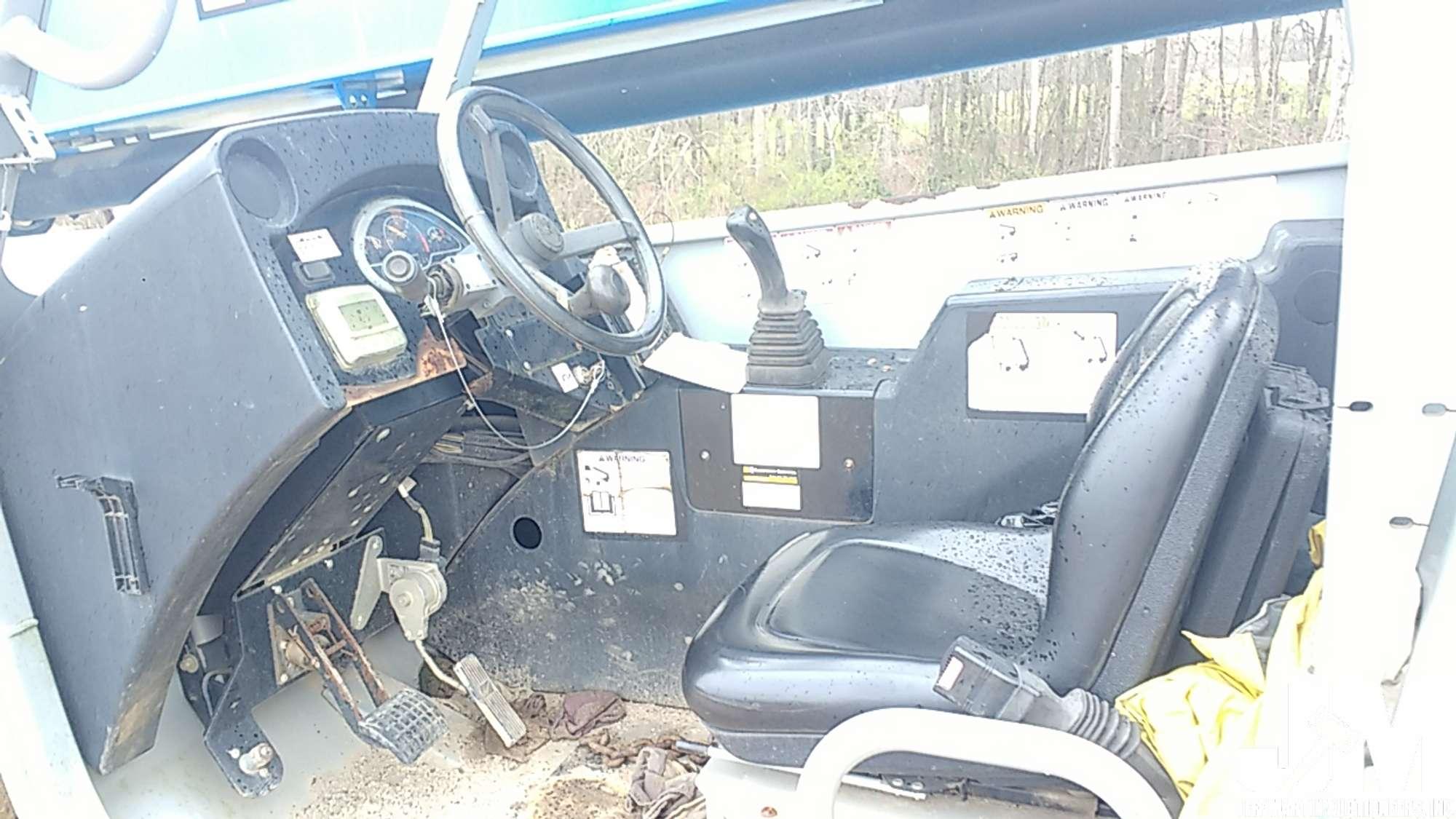 2012 GENIE GTH1056 TELESCOPIC FORKLIFT SN: GTH101215812