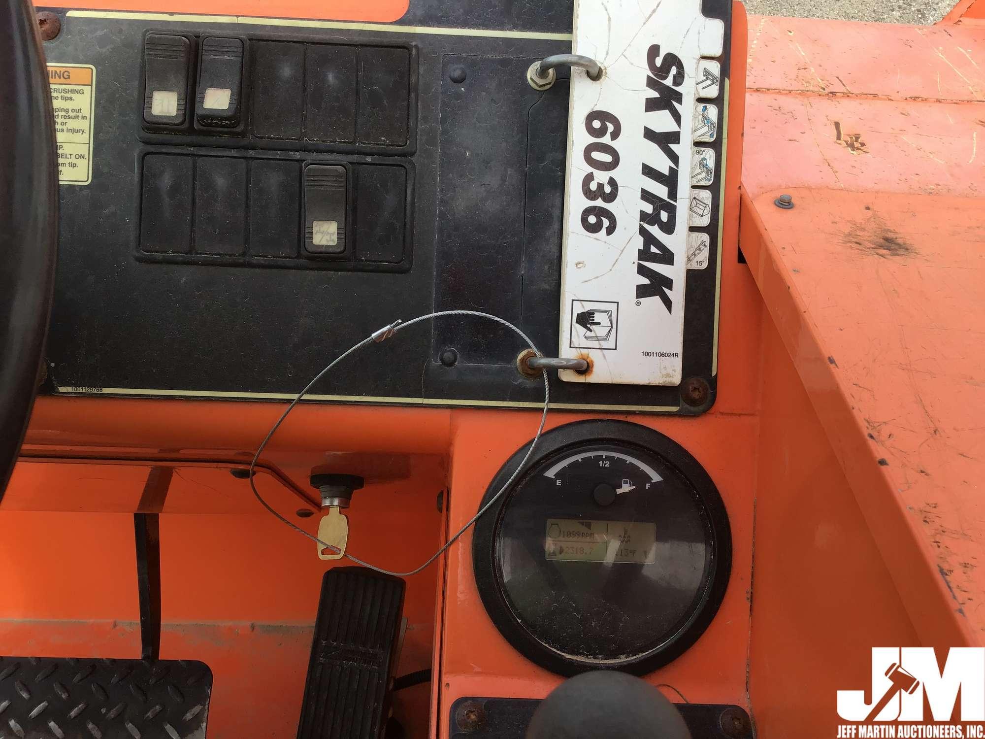 2013 JLG SKYTRAK 6036 TELESCOPIC FORKLIFT SN: 0160050877