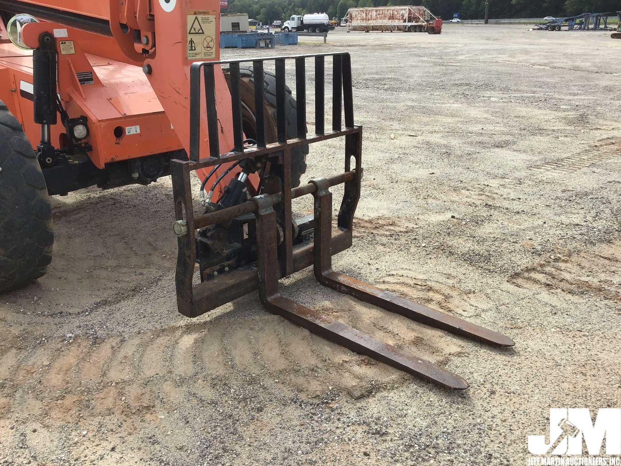2013 JLG SKYTRAK 6036 TELESCOPIC FORKLIFT SN: 0160050877