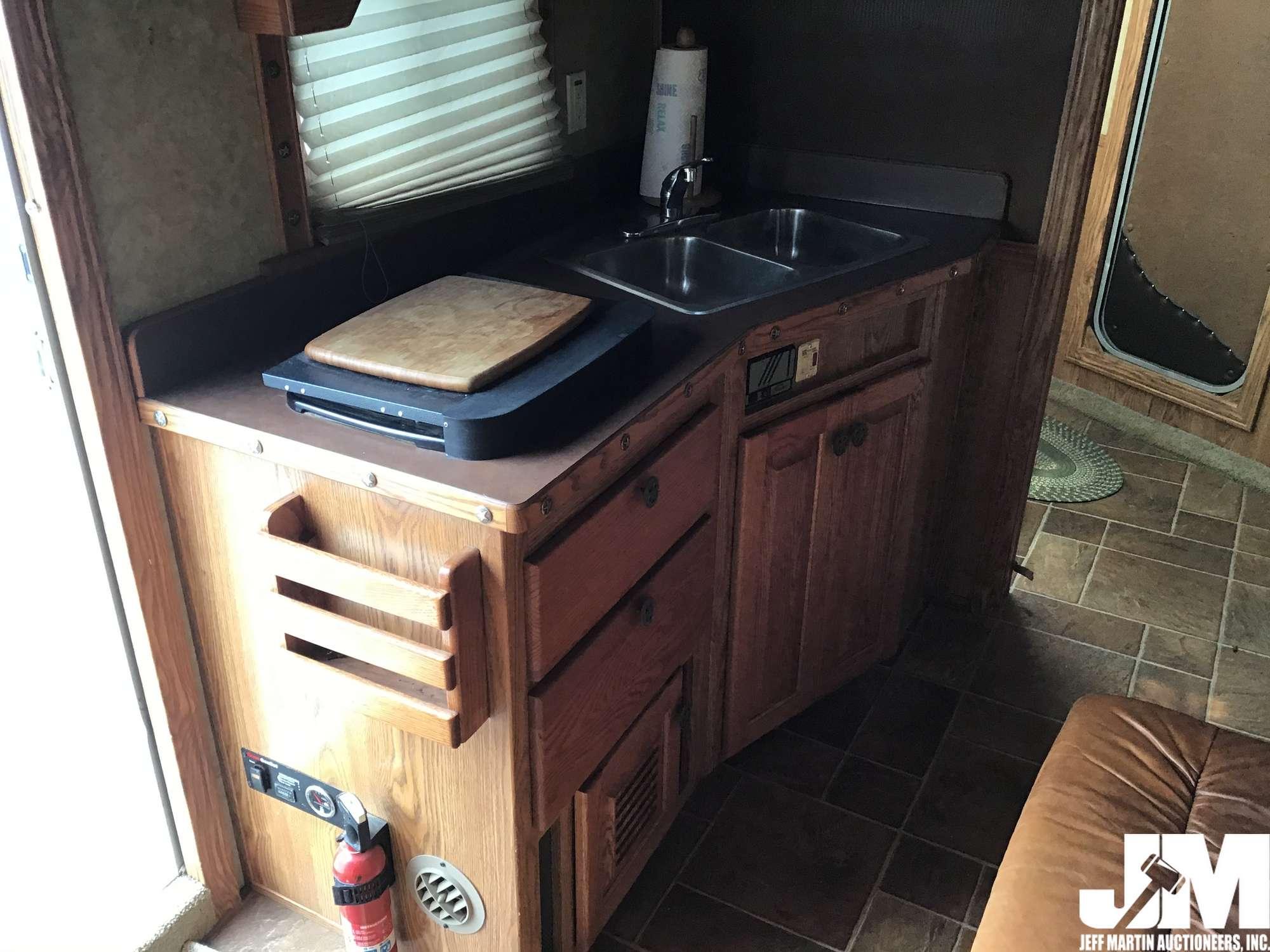 2007 EXISS XT412 VIN: 4LAAH312175039896 HORSE TRAILER