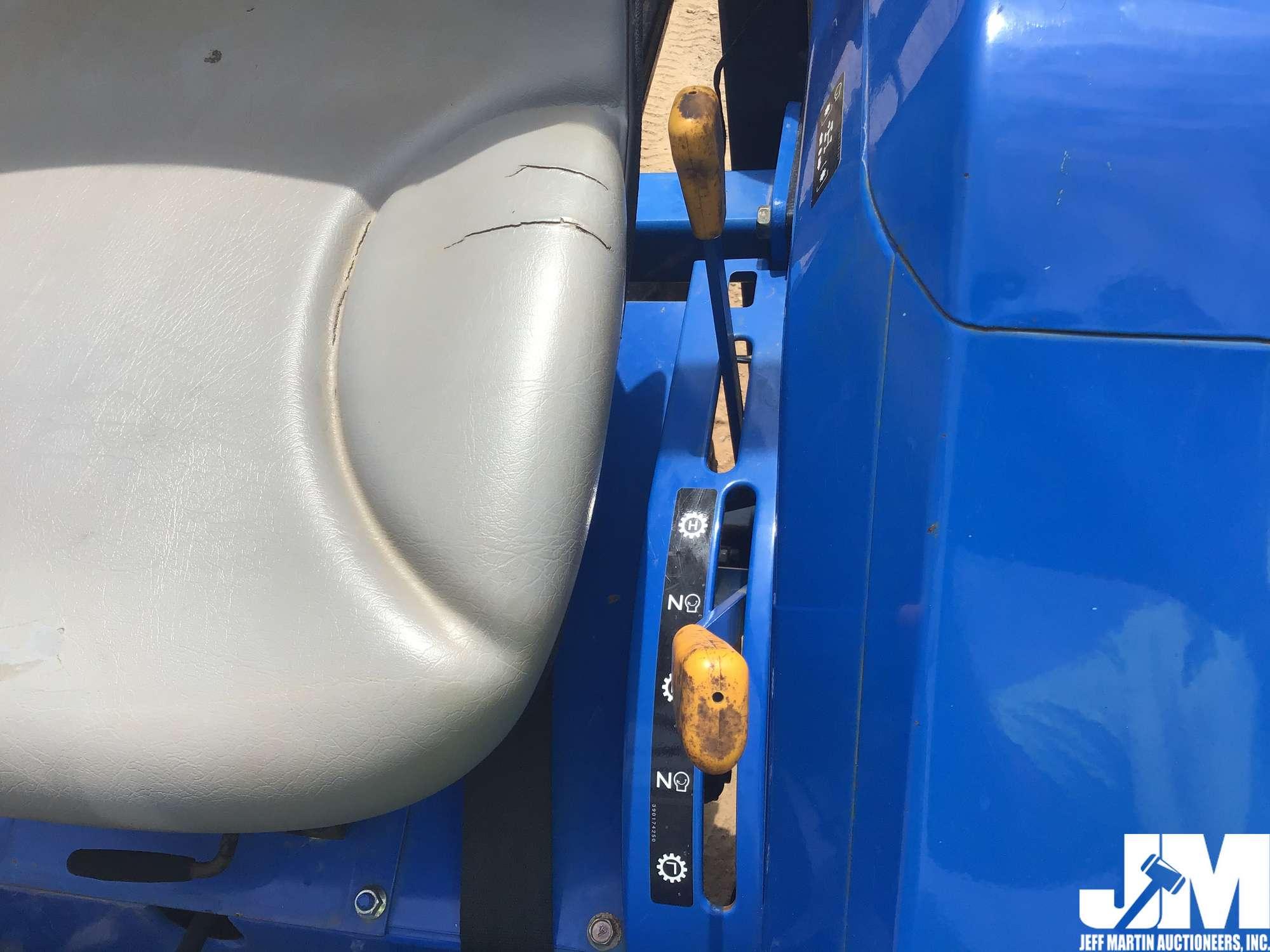 2009 NEW HOLLAND T1510 TRACTOR W/LOADER SN: Z9GNGH1169
