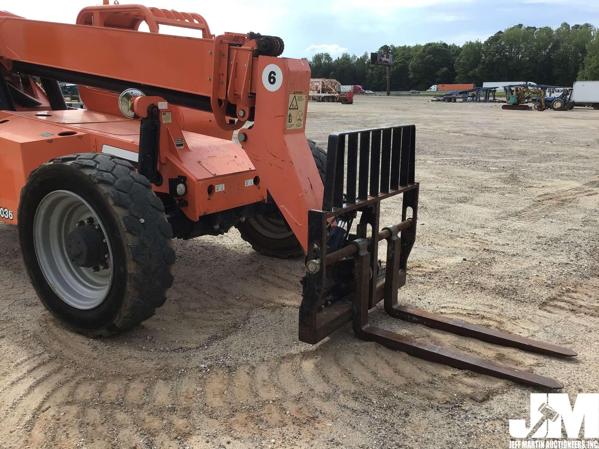 2013 JLG SKYTRAK 6036 TELESCOPIC FORKLIFT SN: 0160050877