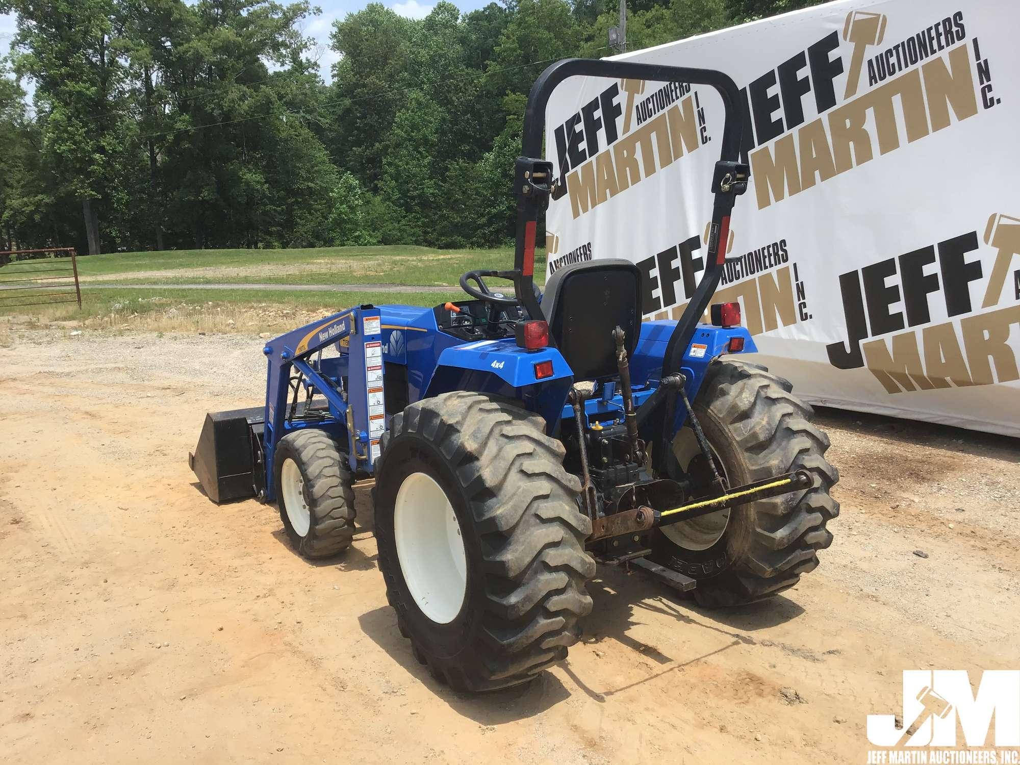 2009 NEW HOLLAND T1510 TRACTOR W/LOADER SN: Z9GNGH1169