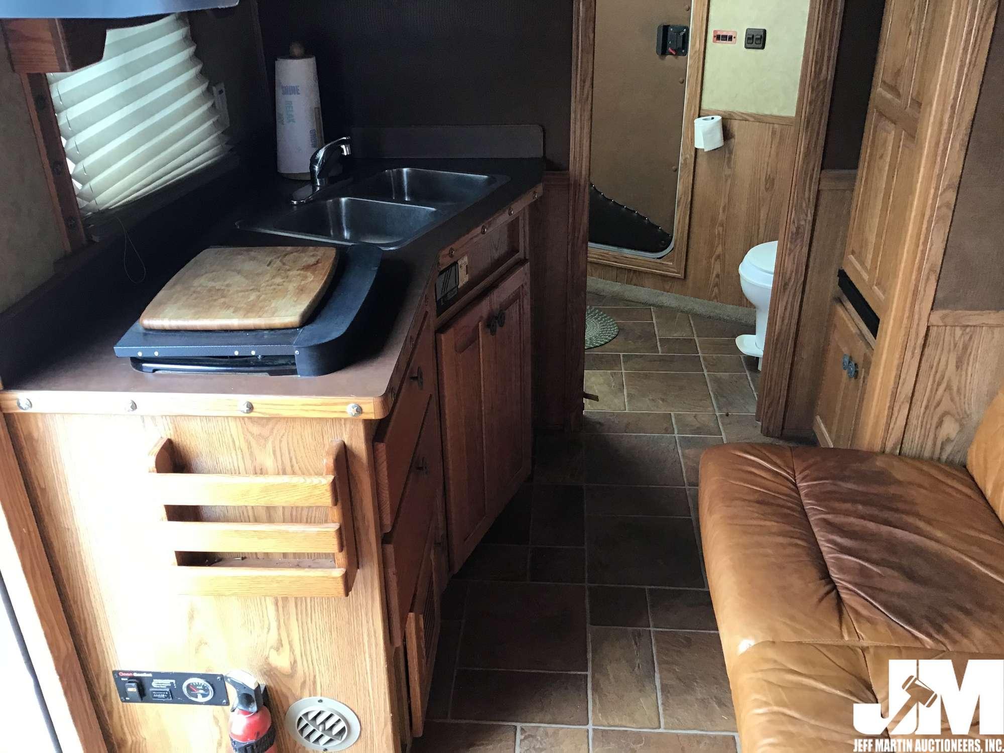 2007 EXISS XT412 VIN: 4LAAH312175039896 HORSE TRAILER
