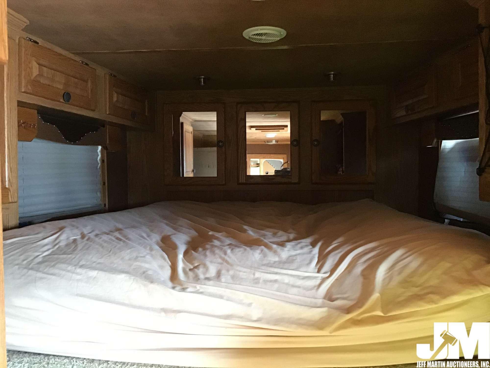 2007 EXISS XT412 VIN: 4LAAH312175039896 HORSE TRAILER