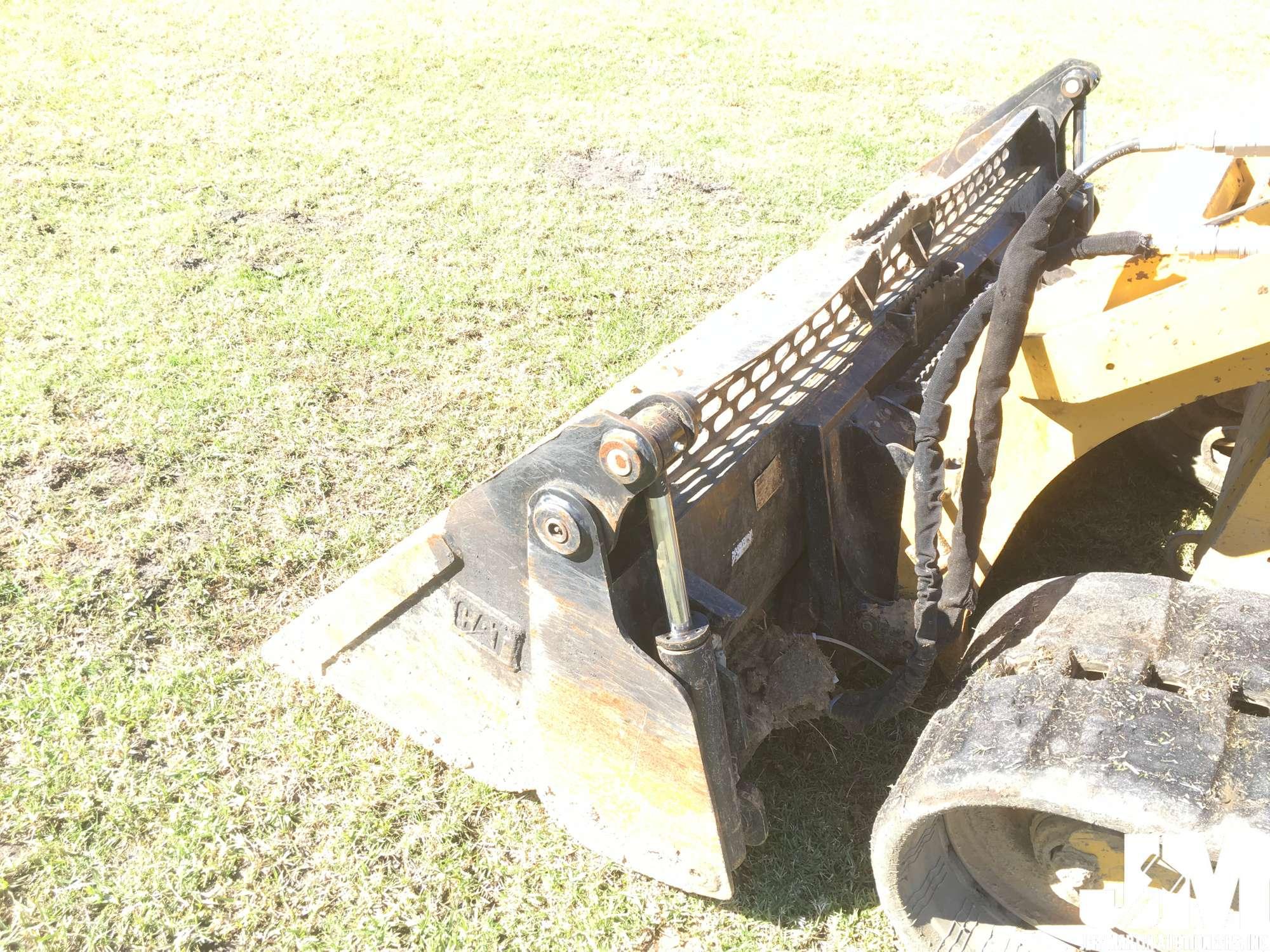 2015 CATERPILLAR 299D MULTI TERRAIN LOADER SN: CAT0299DVGTC02258