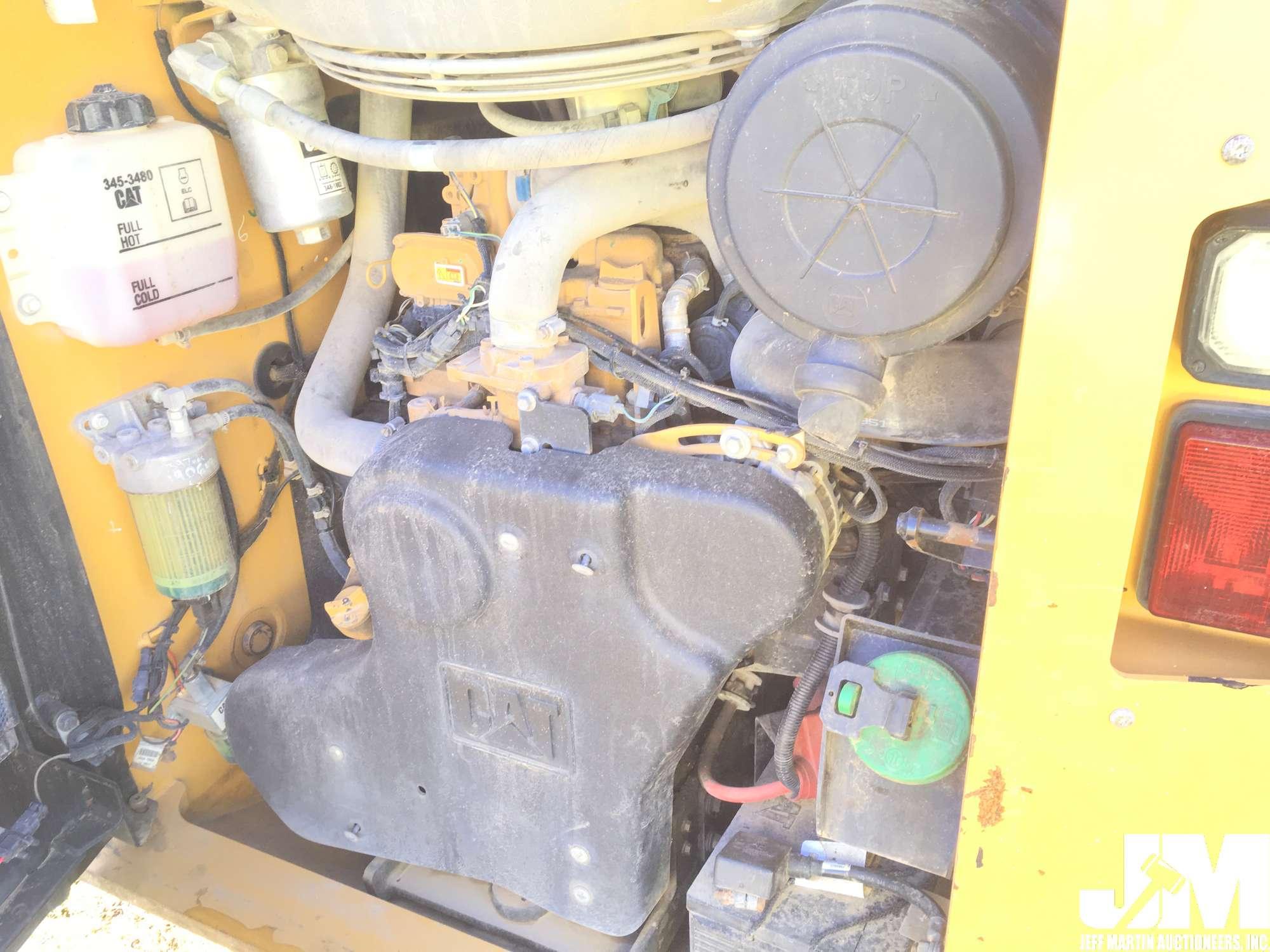 2015 CATERPILLAR 299D MULTI TERRAIN LOADER SN: CAT0299DVGTC02258