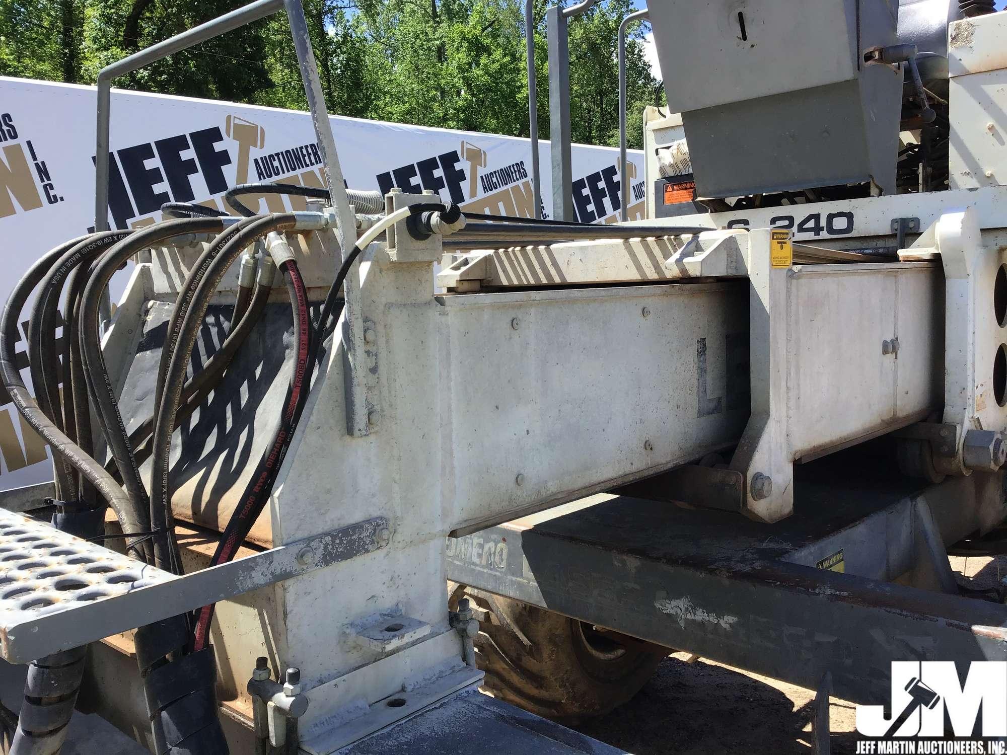 1999 SOMERO S-240 SN: 129916184 LASER SCREED