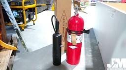 15 LB CARBON DIOXIDE FIRE EXTINGUISHER W/WALL BRACKET