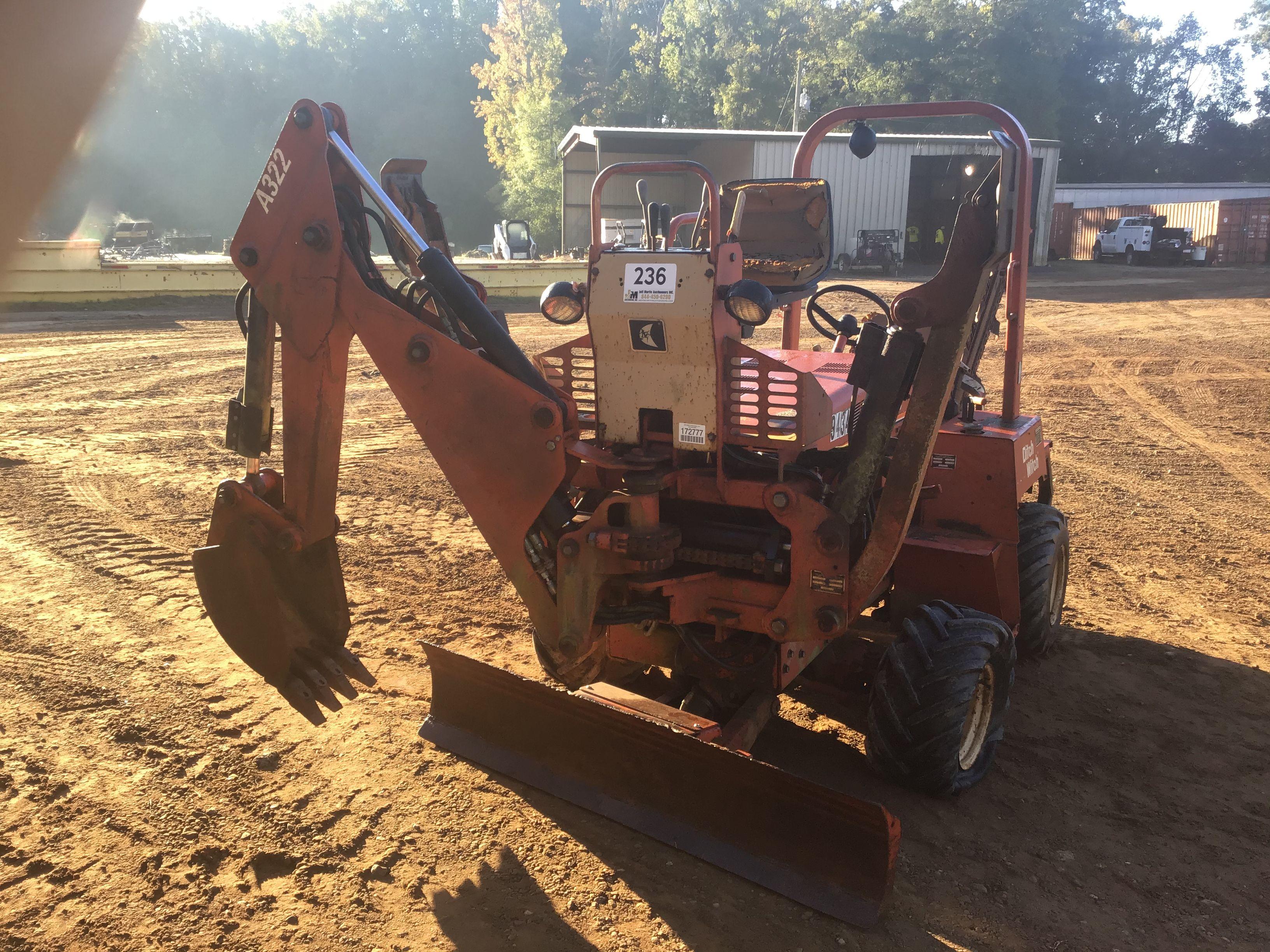 2001 DITCH WITCH 3610DD TRENCHER SN: 3V0323