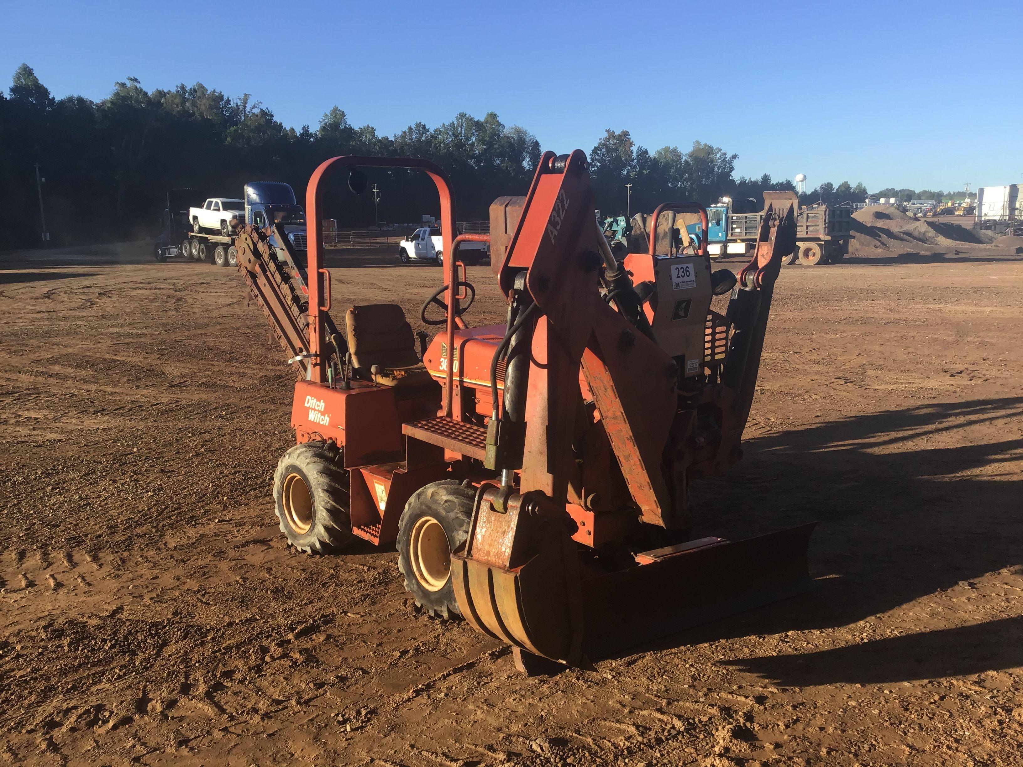 2001 DITCH WITCH 3610DD TRENCHER SN: 3V0323