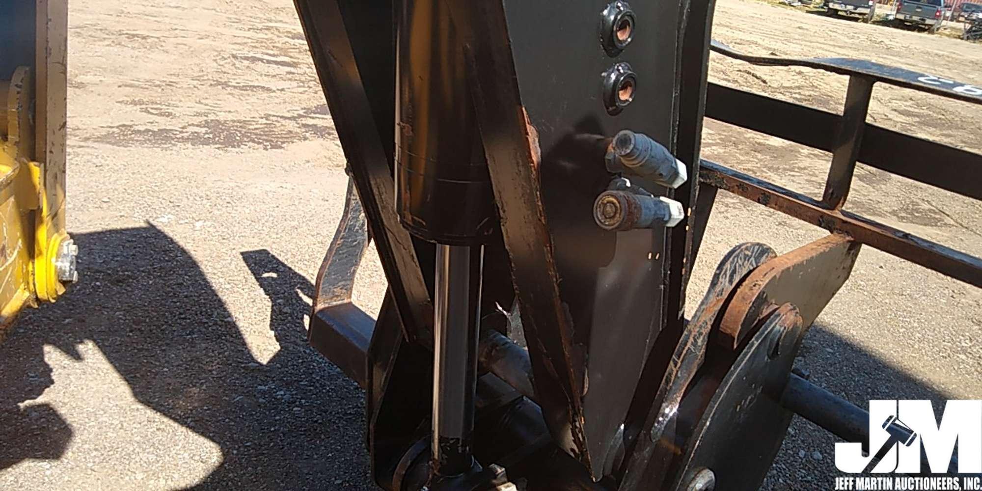 2015 CATERPILLAR TL1055C TELESCOPIC FORKLIFT SN: KDE01514