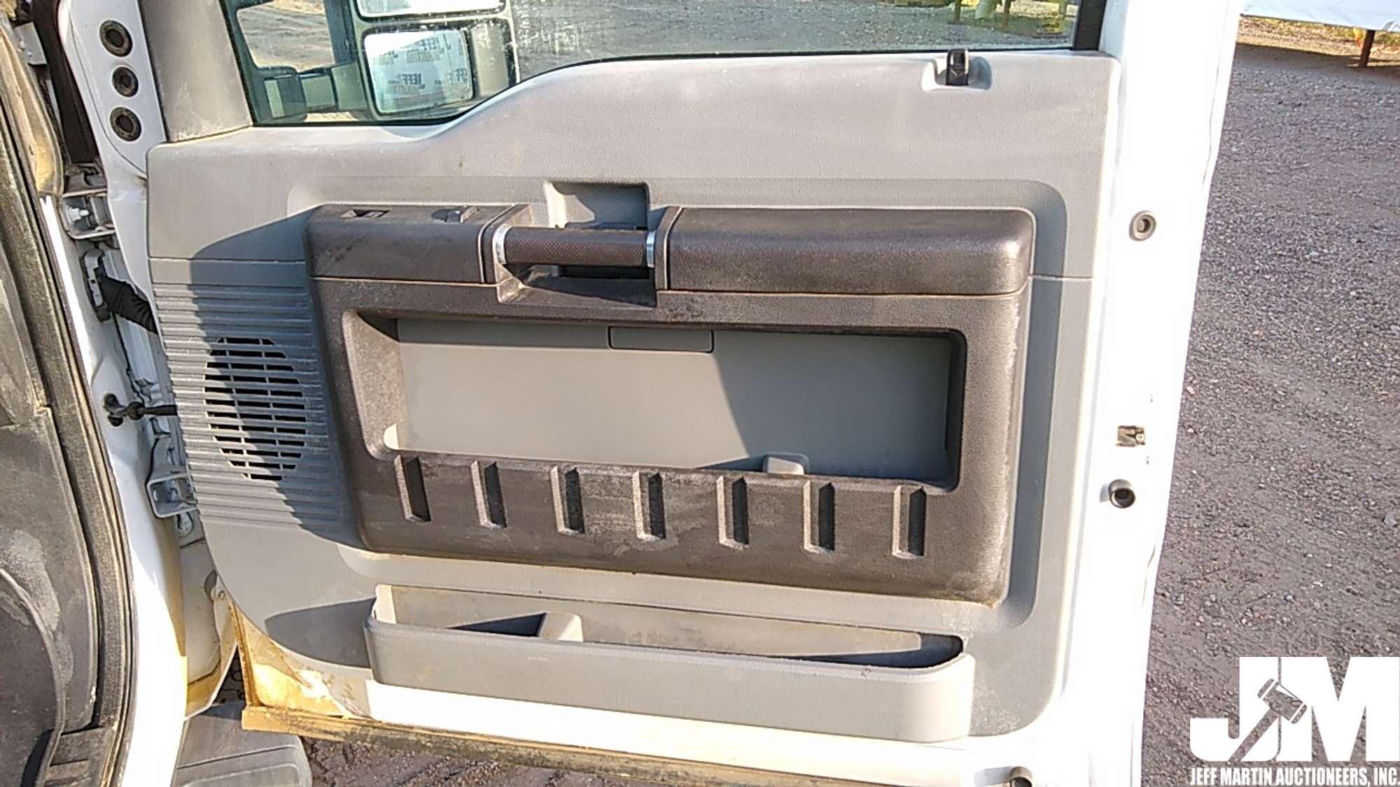 2014 FORD F-350 S/A UTILITY TRUCK VIN: 1FD8W3B60EEB87492