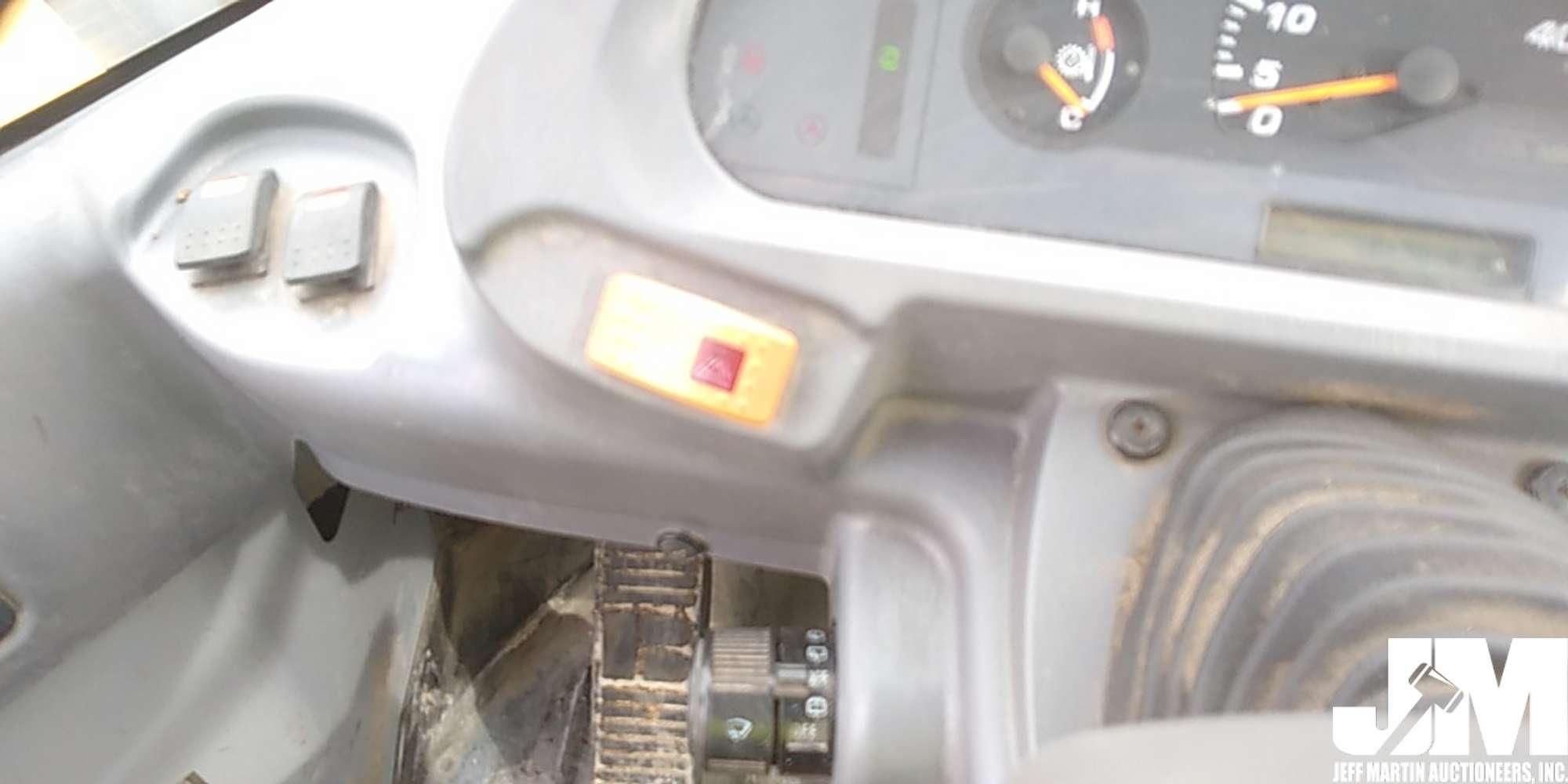 2006 KOMATSU WA200-5 WHEEL LOADER SN: KMTWA052J01068360