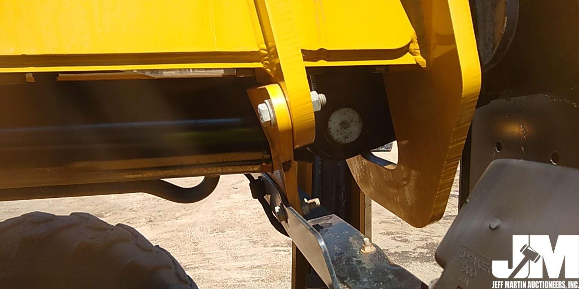 2015 CATERPILLAR TL1055C TELESCOPIC FORKLIFT SN: KDE01514