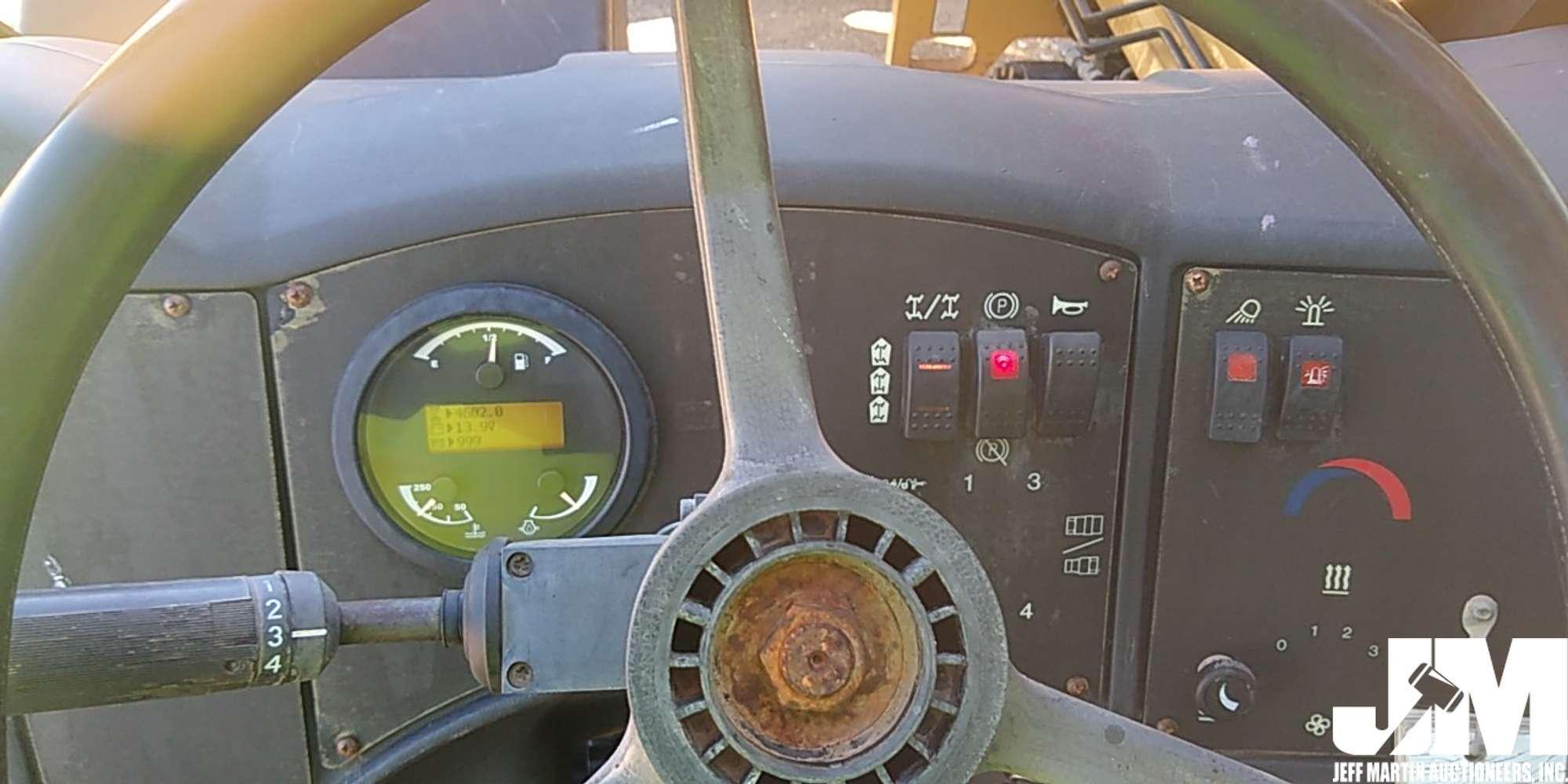 2015 CATERPILLAR TL1055C TELESCOPIC FORKLIFT SN: KDE01514