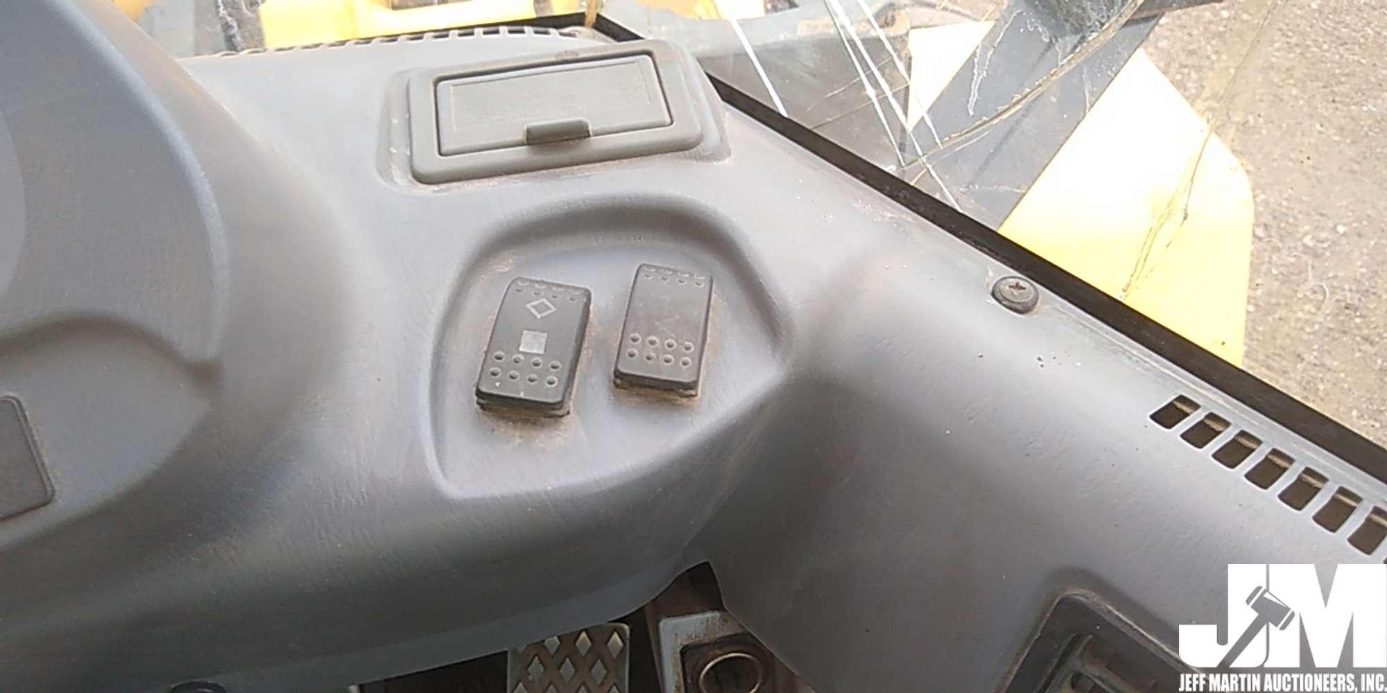 2006 KOMATSU WA200-5 WHEEL LOADER SN: KMTWA052J01068360