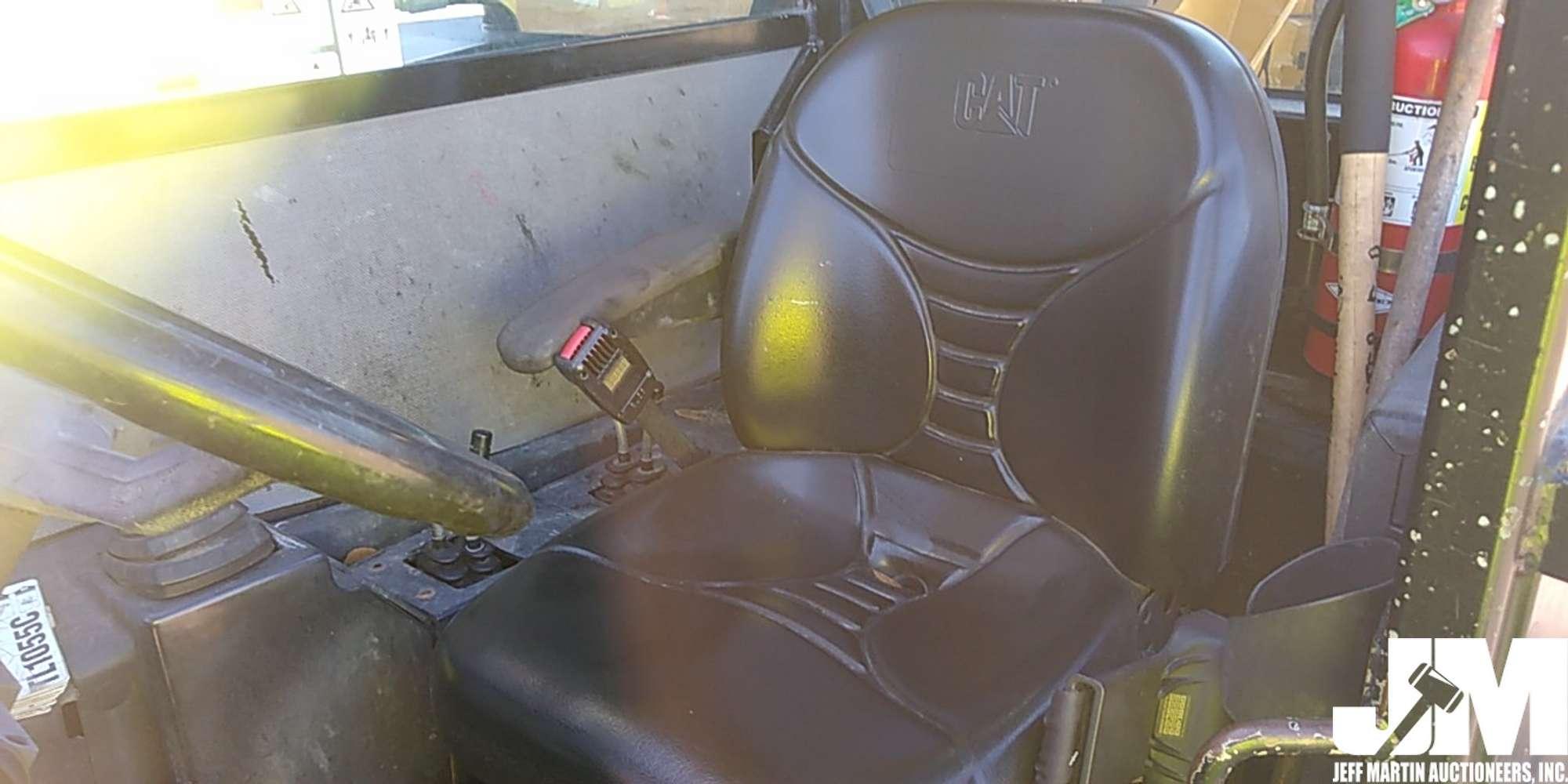 2015 CATERPILLAR TL1055C TELESCOPIC FORKLIFT SN: KDE01514