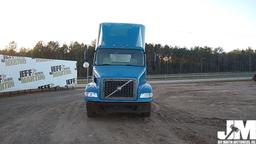 2007 VOLVO VNM VIN: 4V4M19GFX7N433727 SINGLE AXLE DAY CAB TRUCK TRACTOR