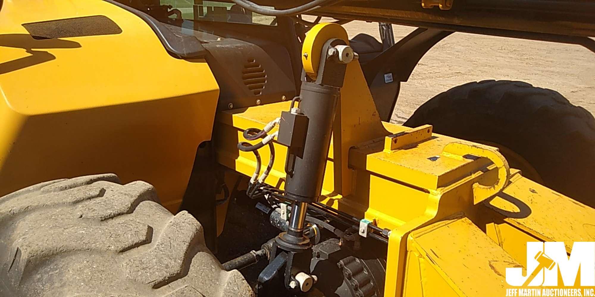 2015 CATERPILLAR TL1055C TELESCOPIC FORKLIFT SN: KDE01514