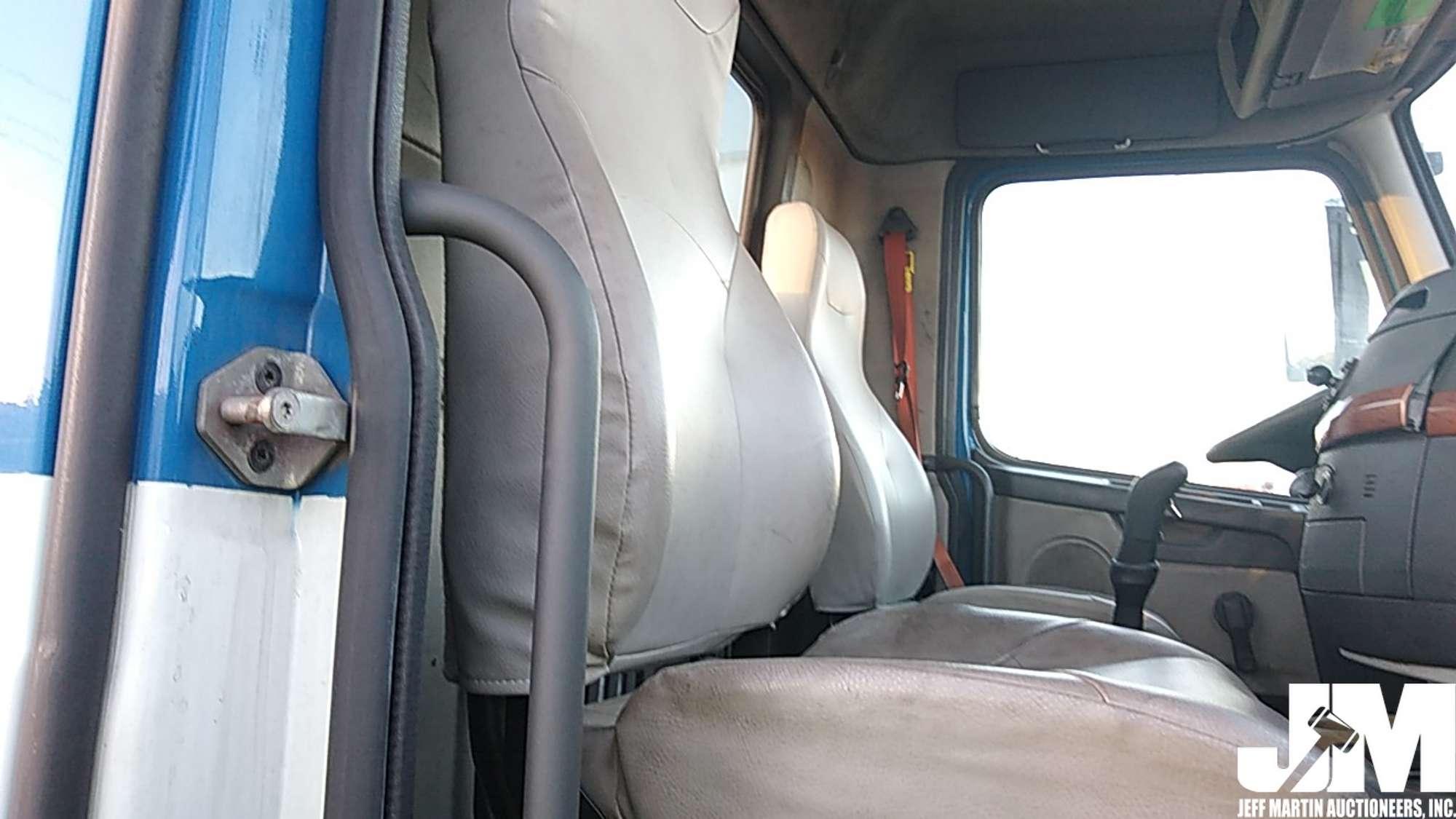 2007 VOLVO VNM VIN: 4V4M19GFX7N433727 SINGLE AXLE DAY CAB TRUCK TRACTOR