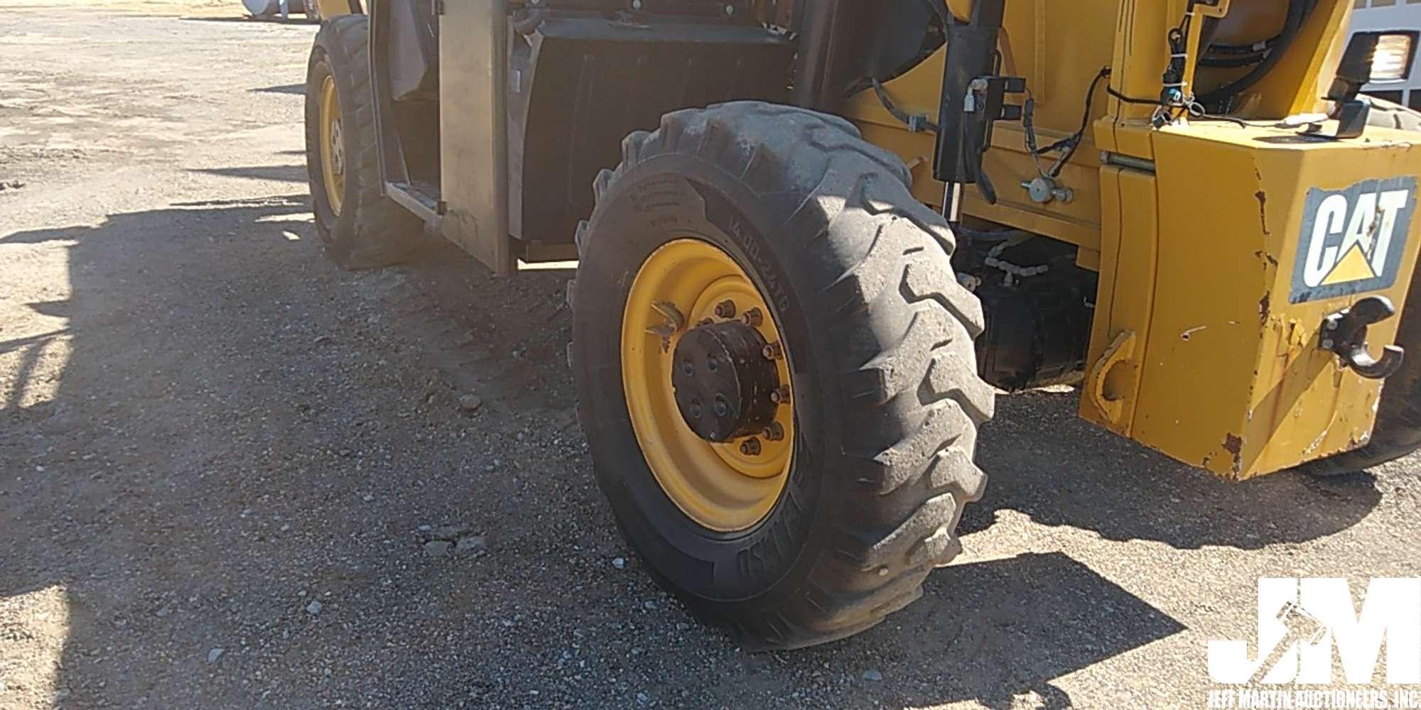 2015 CATERPILLAR TL1055C TELESCOPIC FORKLIFT SN: KDE01514