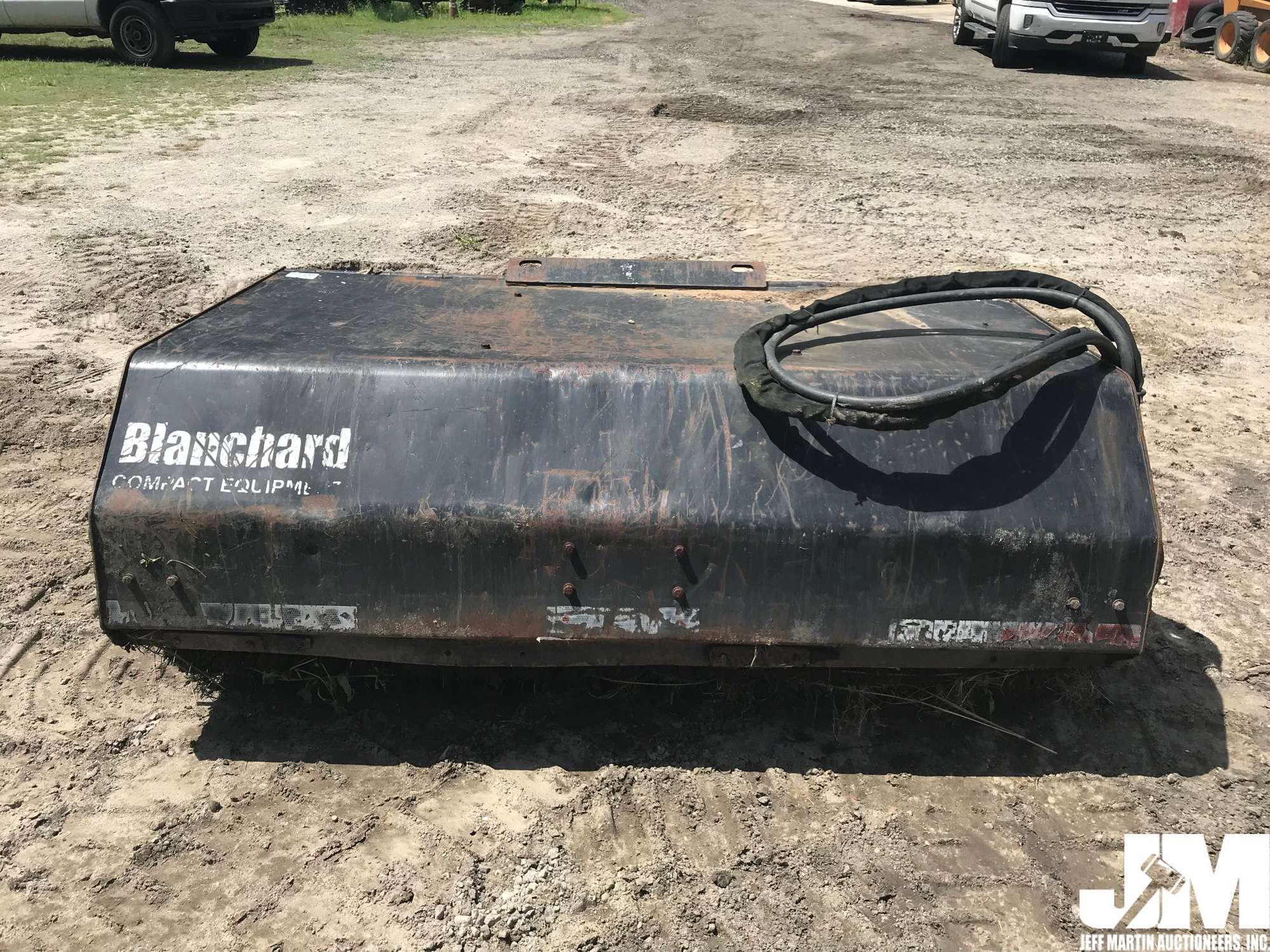 CAT BU118 72" BROOM BUCKET