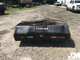 CAT BU118 BROOM BUCKET