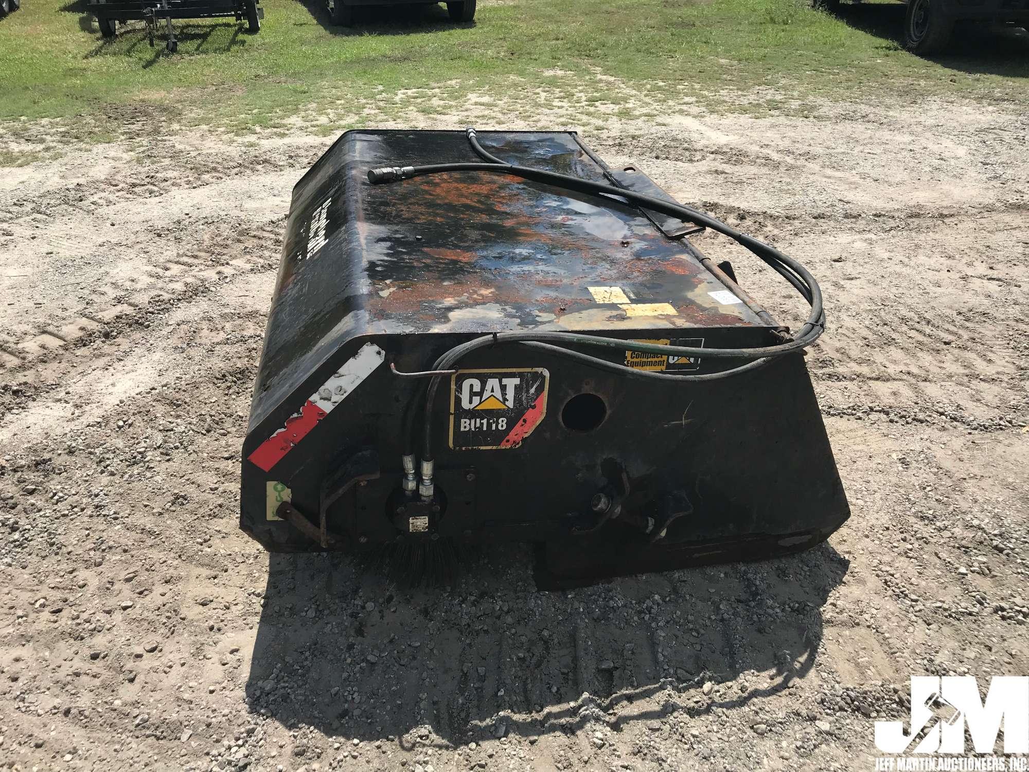 CAT BU118 BROOM BUCKET