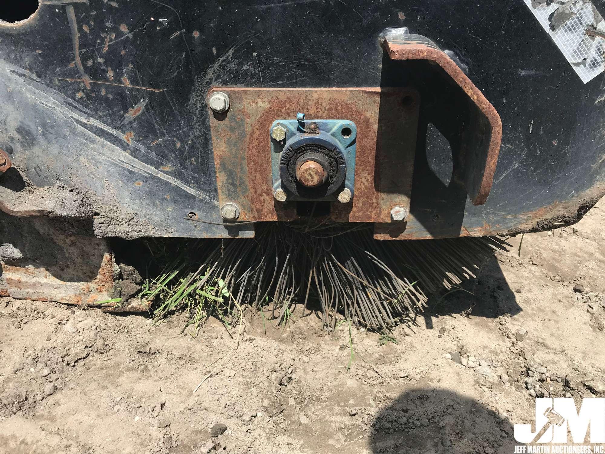 CAT BU118 72" BROOM BUCKET