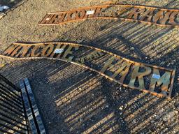 METAL 10' 'WELCOME TO THE FARM' SIGN