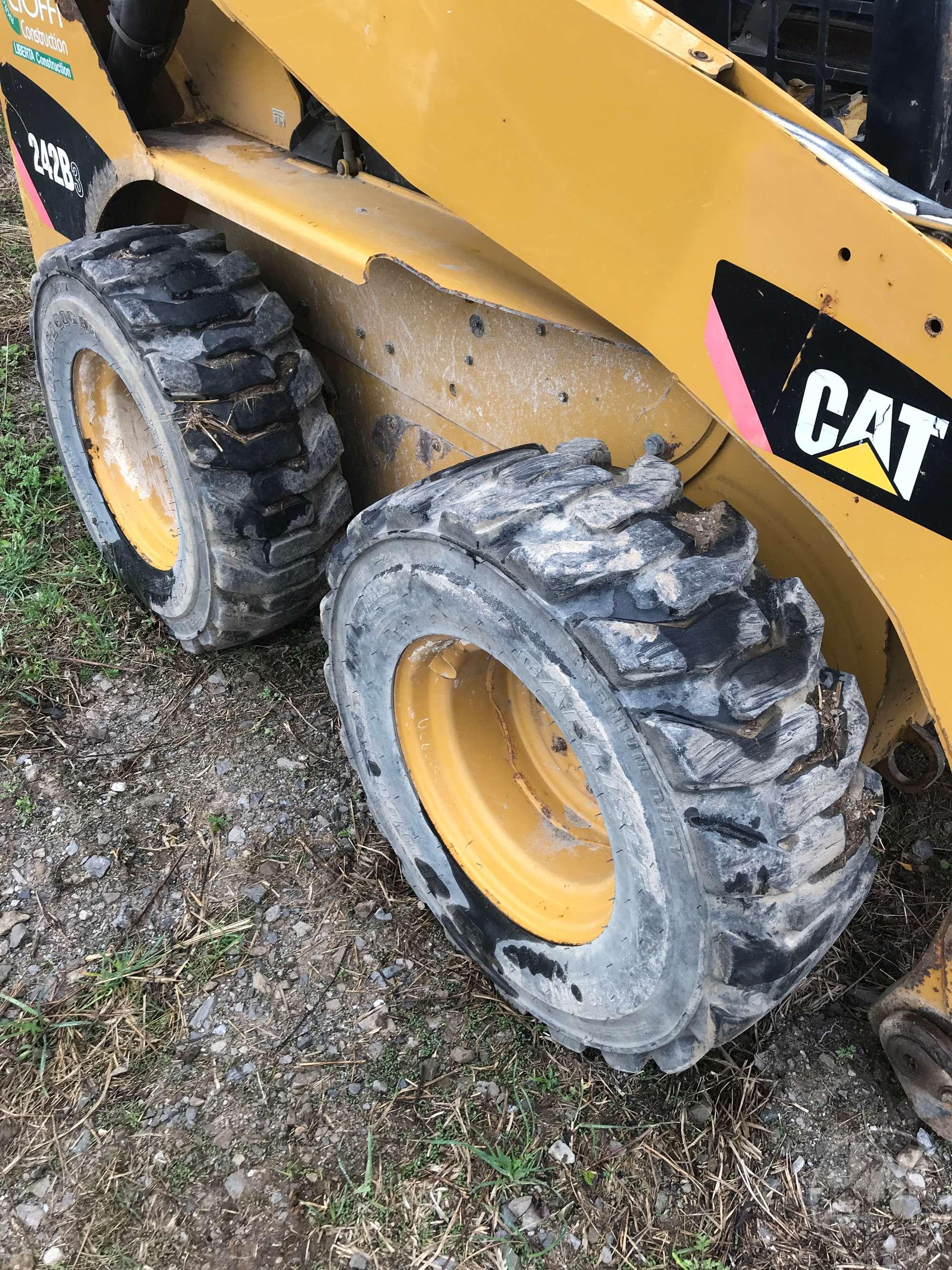 2010 CATERPILLAR 242B3 SKID STEER SN: SRS00406 CANOPY