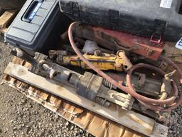 PALLETMOF PYNEUMATIC/ELECTRIC DEMOLITION HAMMERS W/BITS