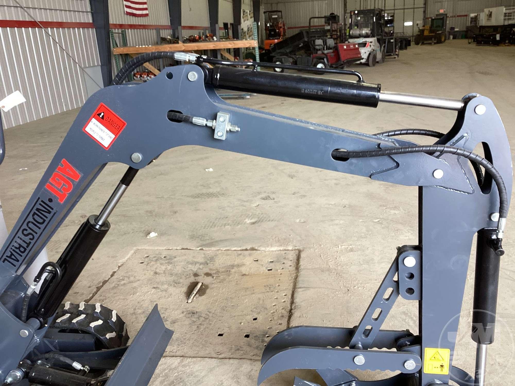 UNUSED, 2023 AGROTK L12 MINI EXCAVATOR SN: L1223011802A