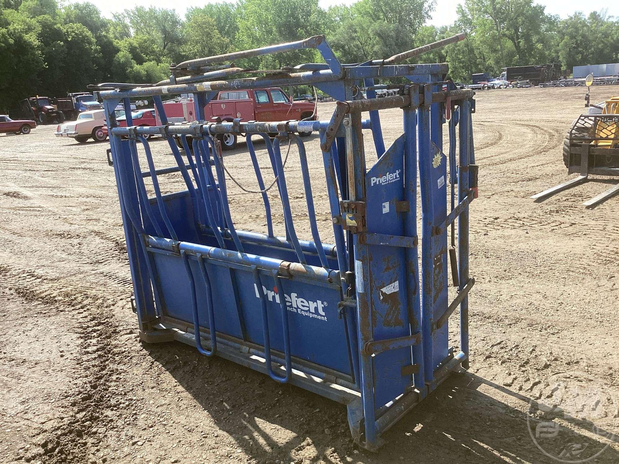 PRIEFERT 91 SQUEEZE CHUTE