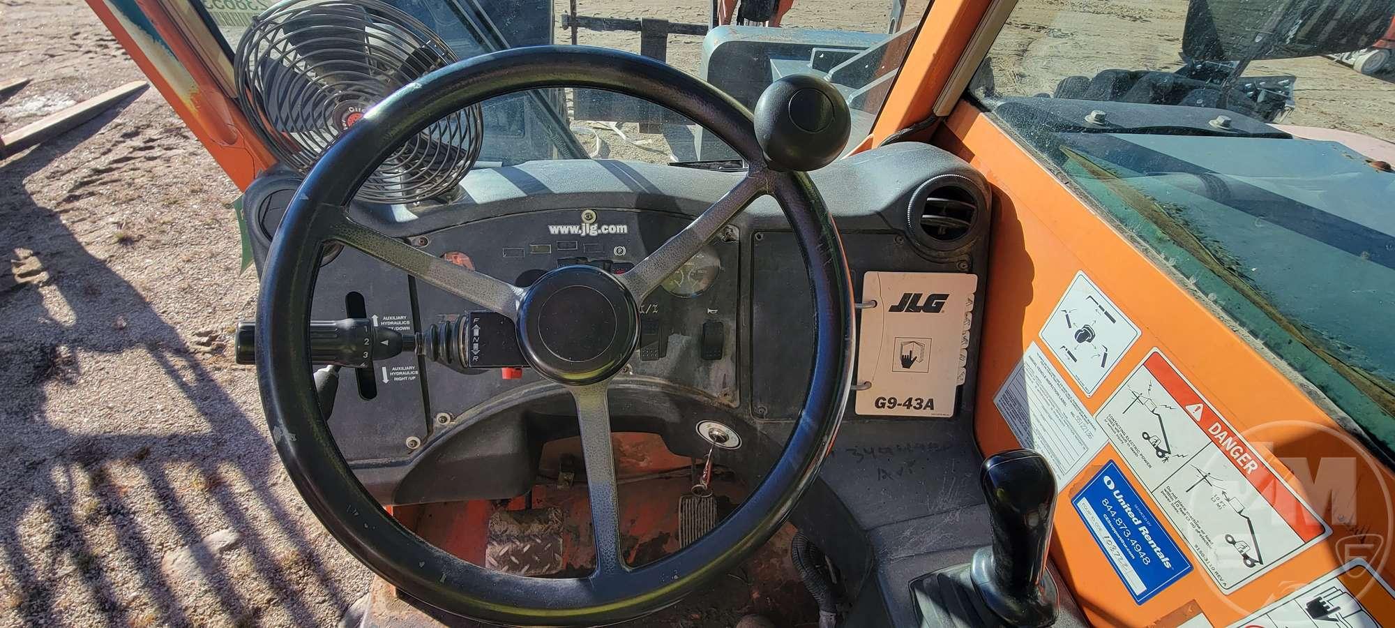 2010 JLG G9-43A TELESCOPIC FORKLIFT SN: 0160039461