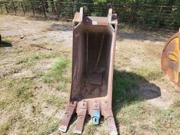 32 IN. BUCKET