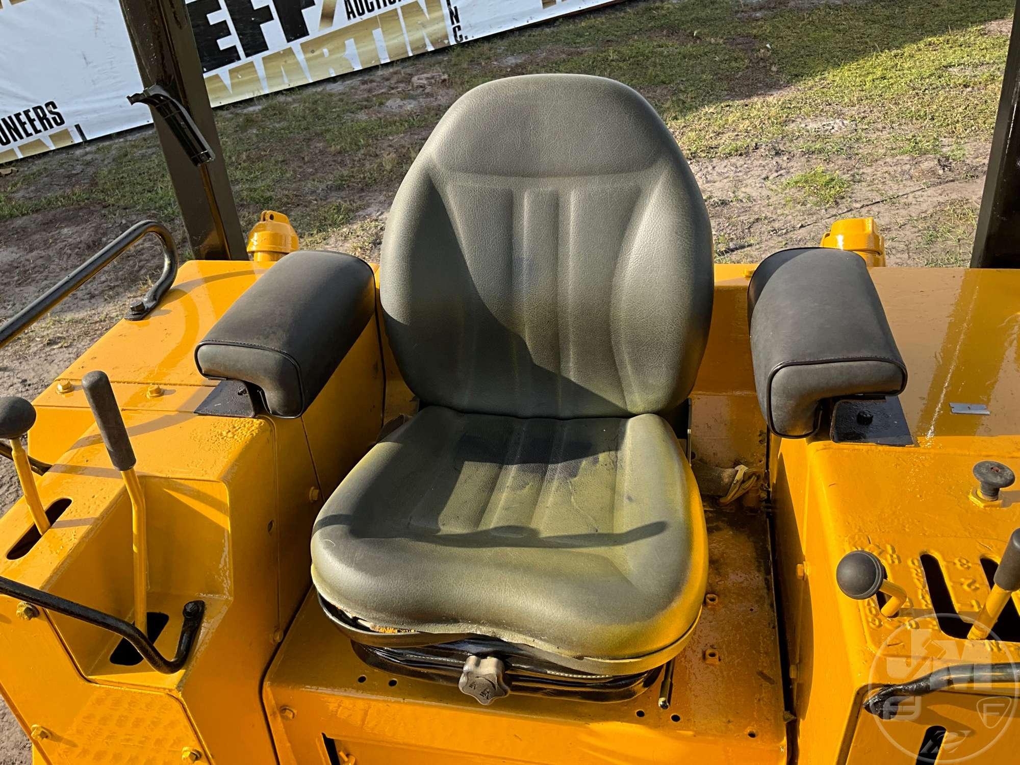 1987 CATERPILLAR D3B CRAWLER TRACTOR SN: 27Y04608