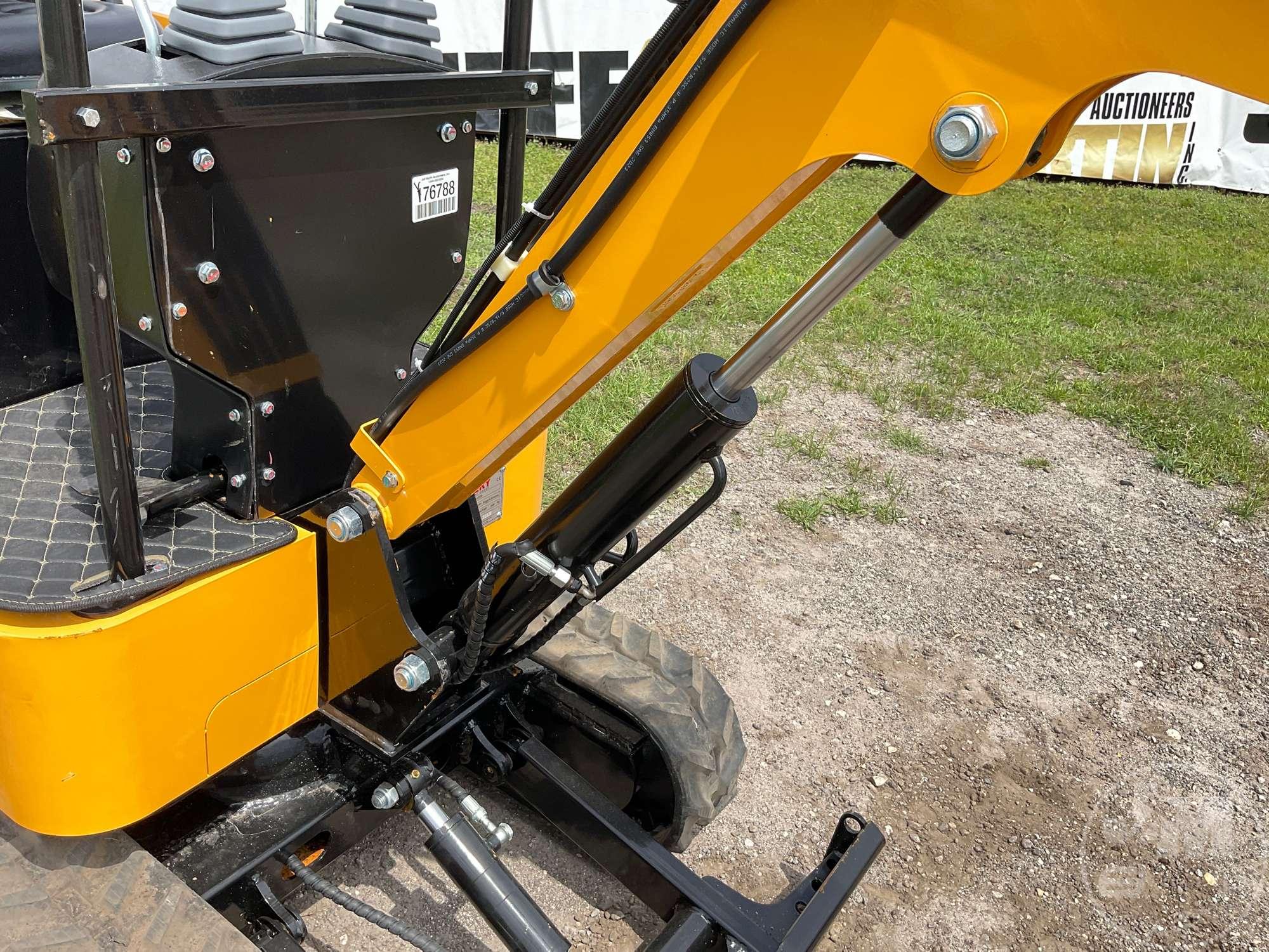 2024 CHERY KV12 MINI EXCAVATOR SN: 012300374