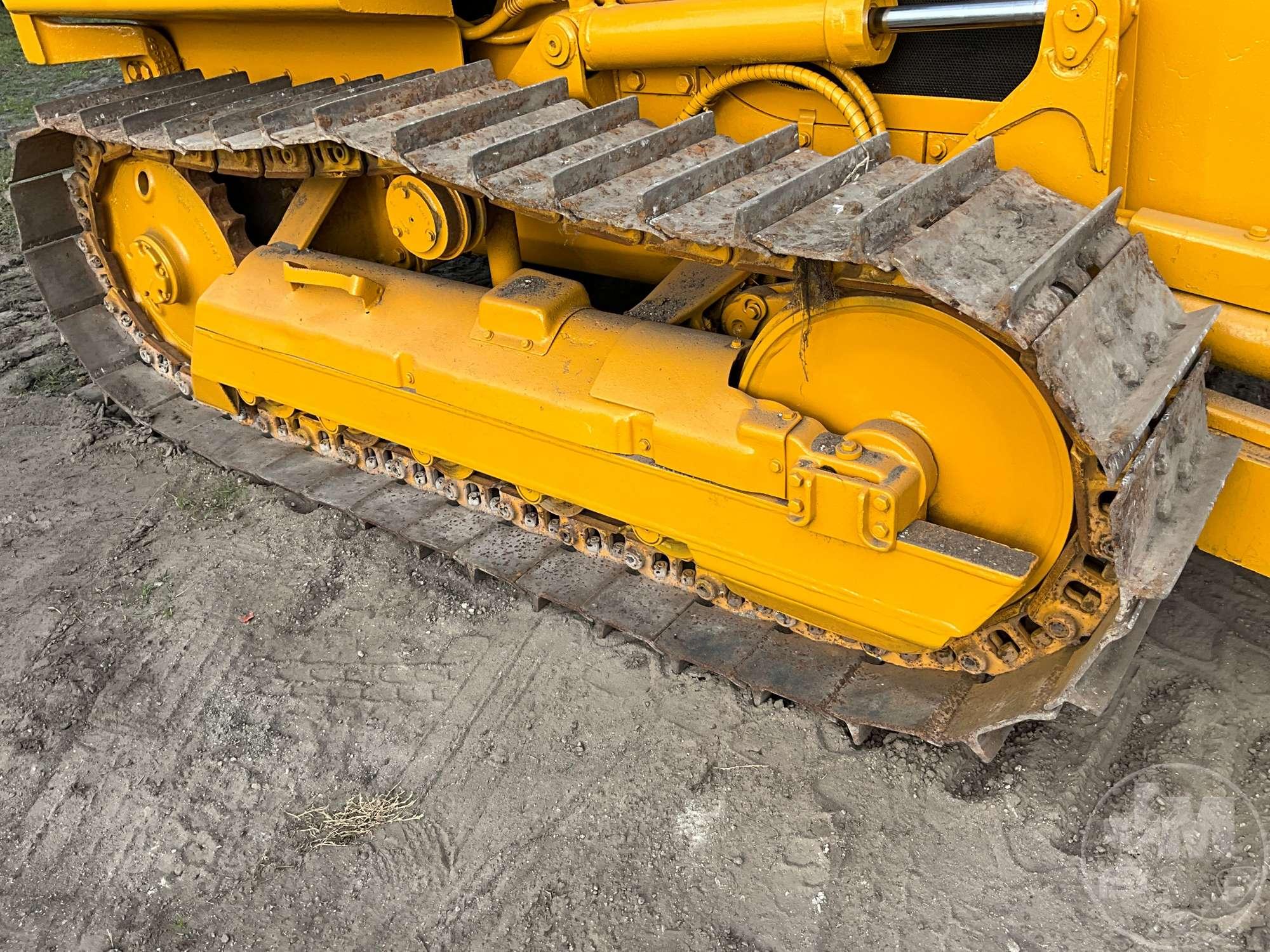 1987 CATERPILLAR D3B CRAWLER TRACTOR SN: 27Y04608